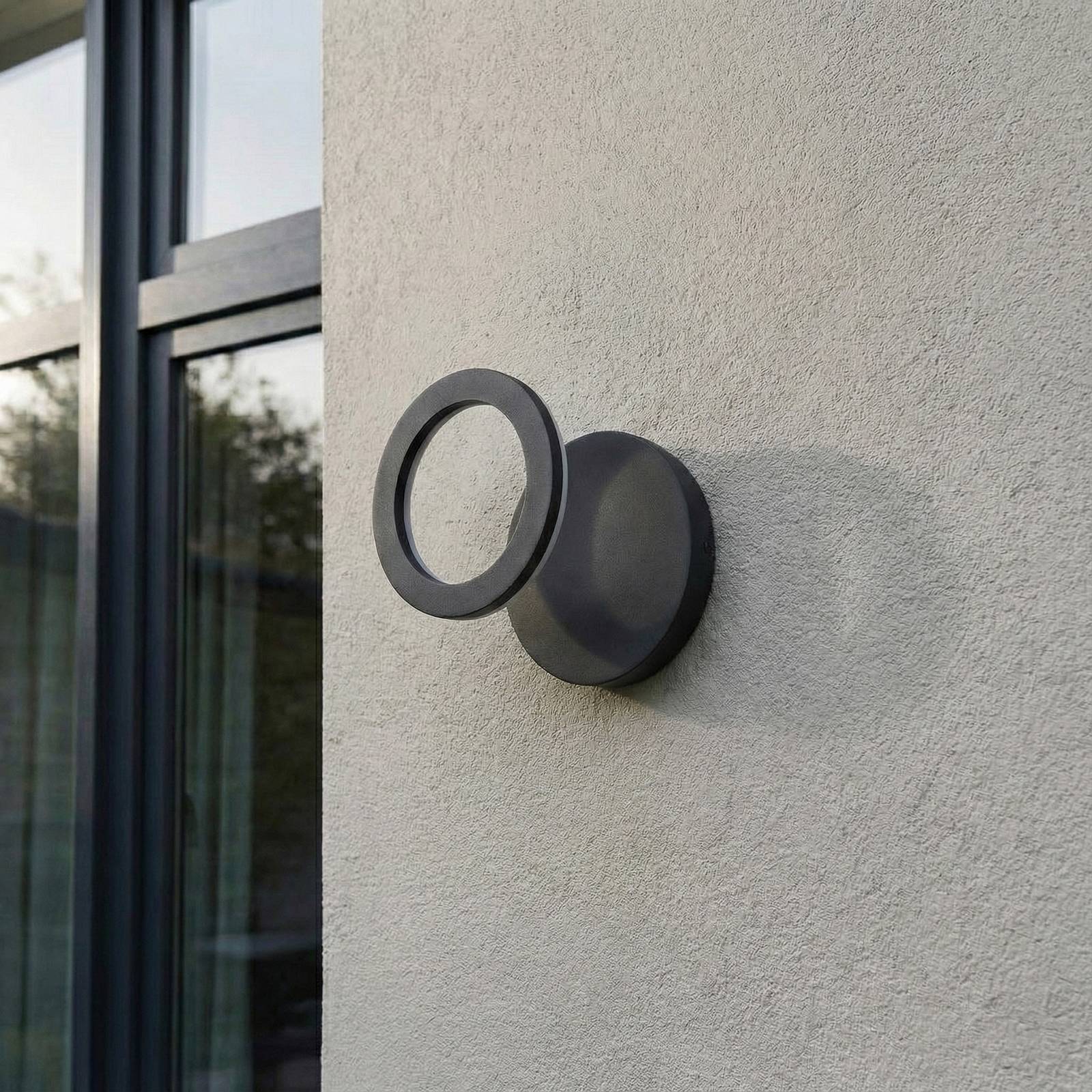 Lindby kinkiet zewnętrzny LED Ilveo, czarny, IP54, ruchomy
