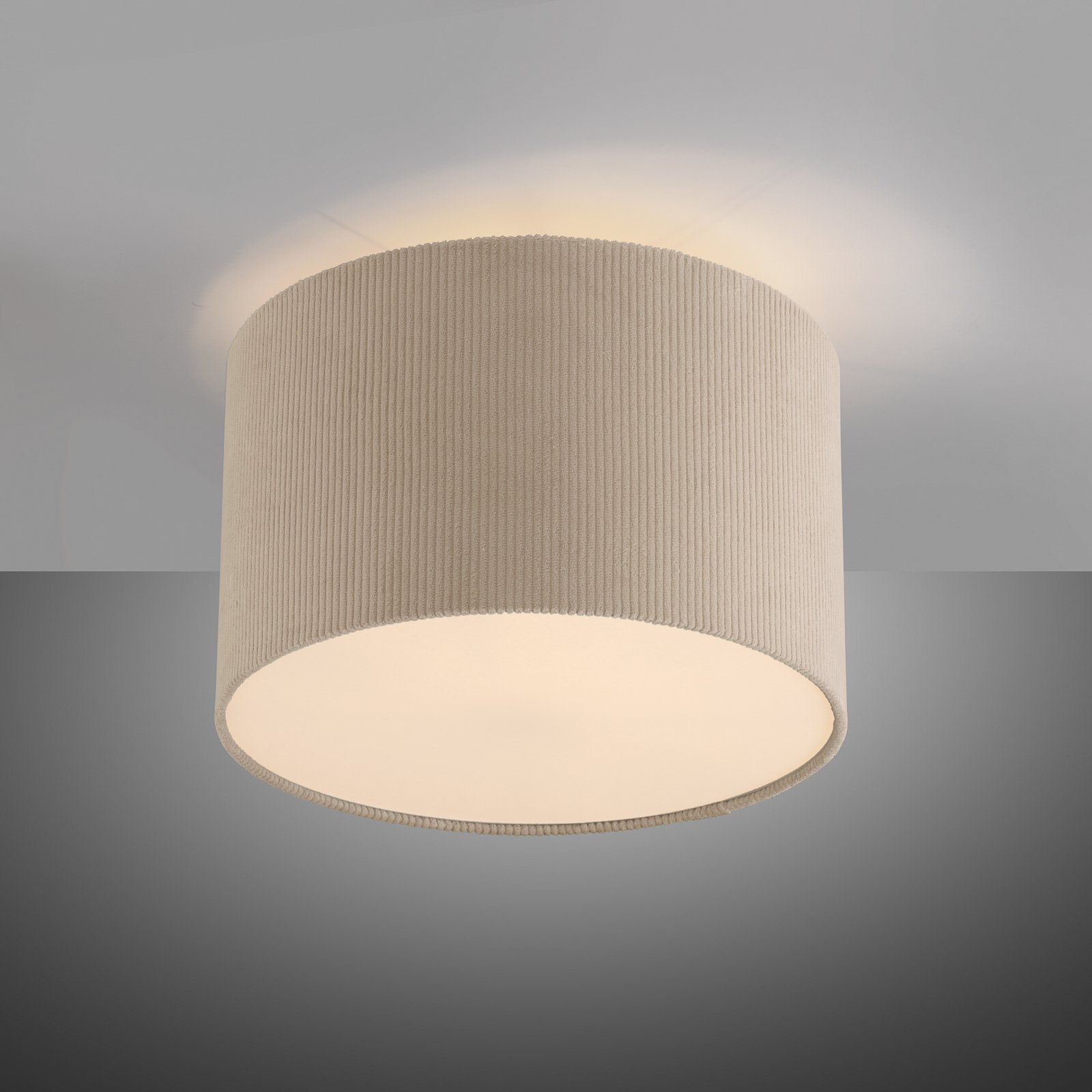 JUST LIGHT. Green Duro taklampe, tekstil, beige