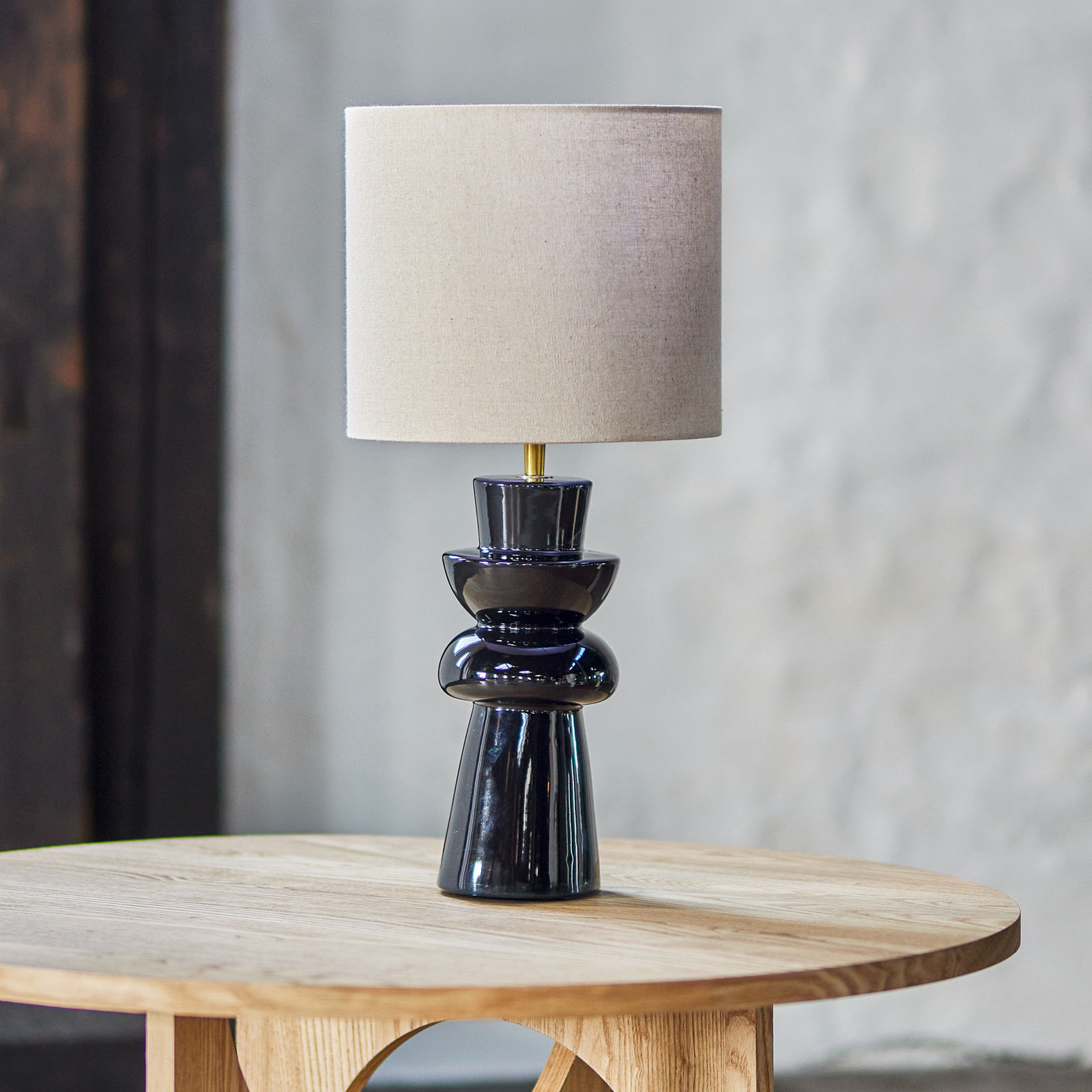 Lampada da tavolo Lio, nera/crema, altezza 53 cm - Bloomingville