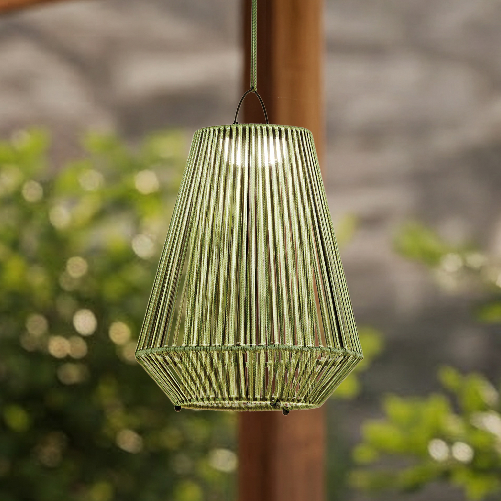 Lindby LED-Solarhängelampe Austas, grün, Ø 32 cm, USB, IP54 Lindby LED-Solarhängelampe Austas, grün, Ø 32 cm, USB, IP54