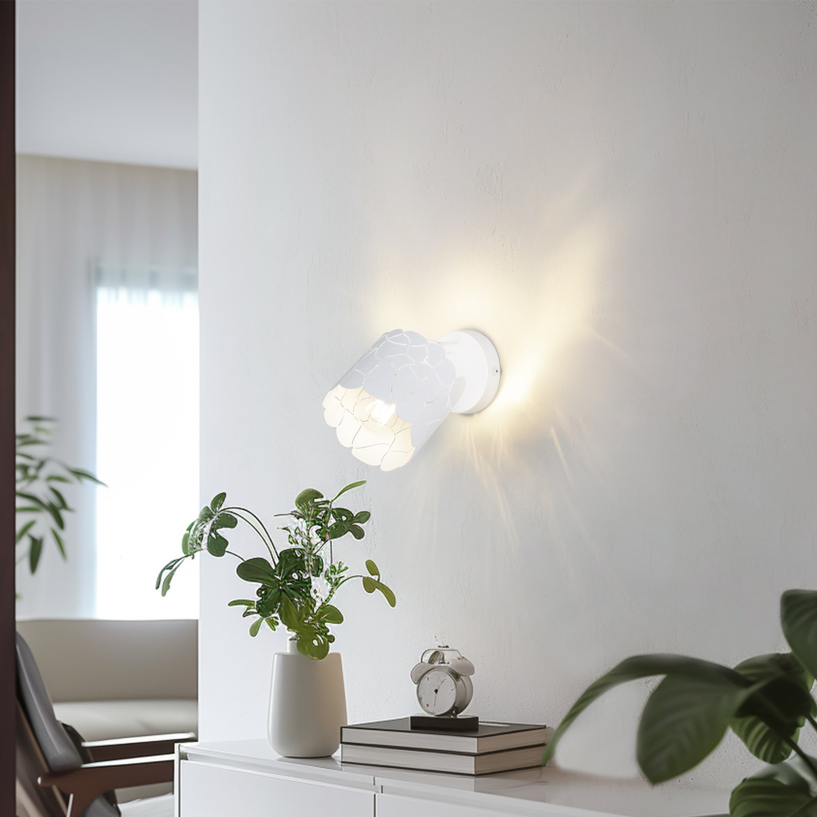 Lindby wall light Aralena, white, 1-bulb, metal