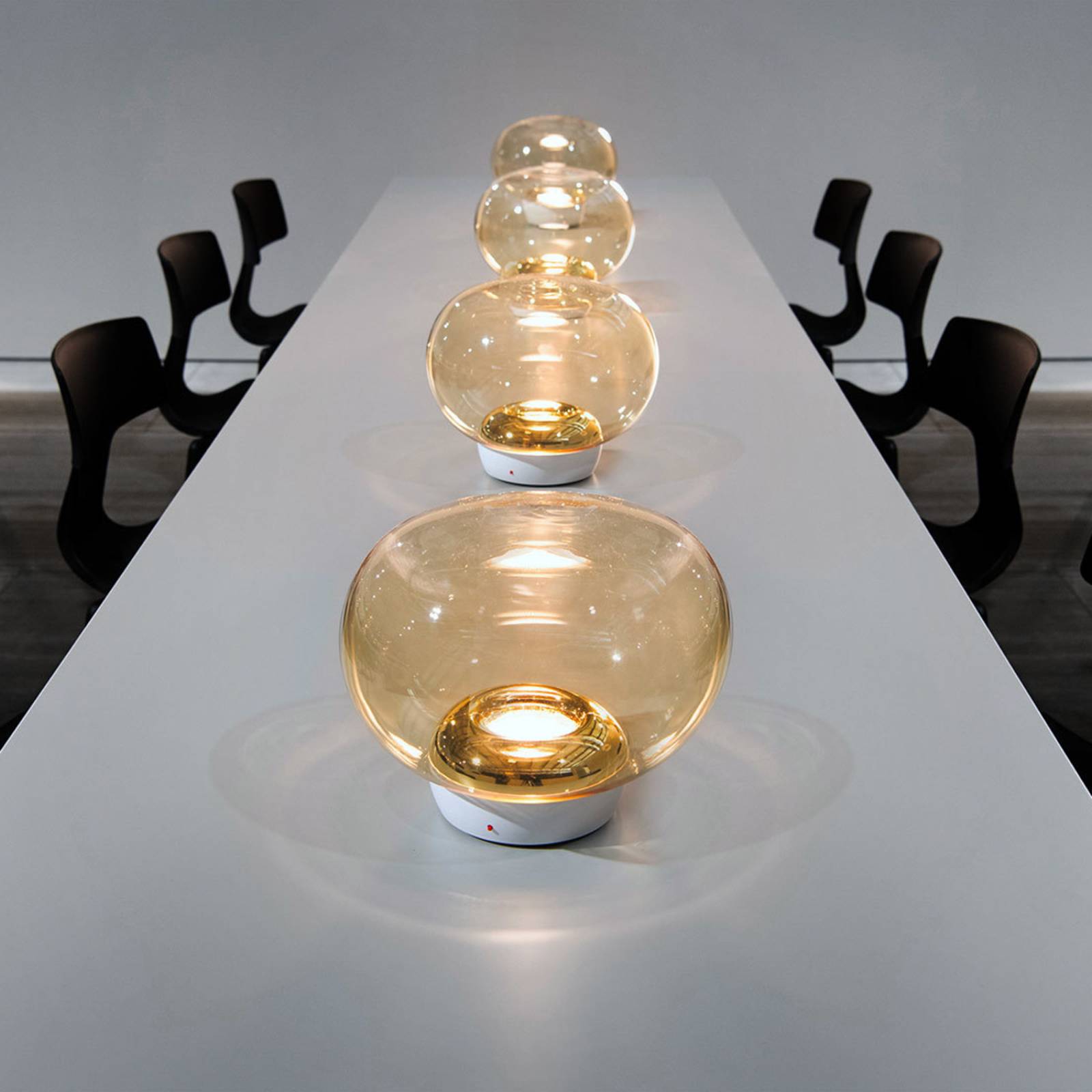 E-shop Stilnovo La Mariée stolová LED lampa zlatá/biela