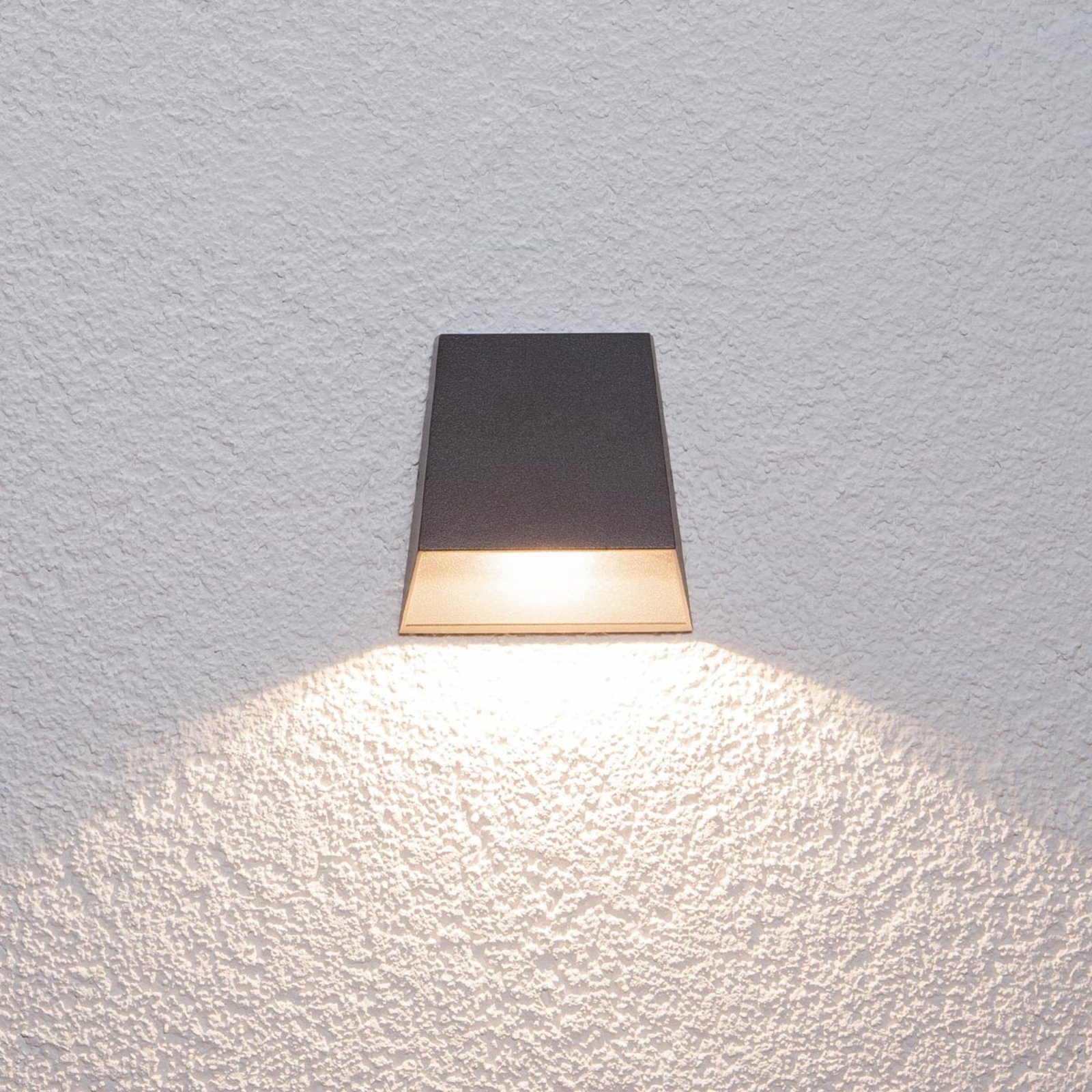 Széles eloszlású kültéri fali lámpa Hanno LED-del
