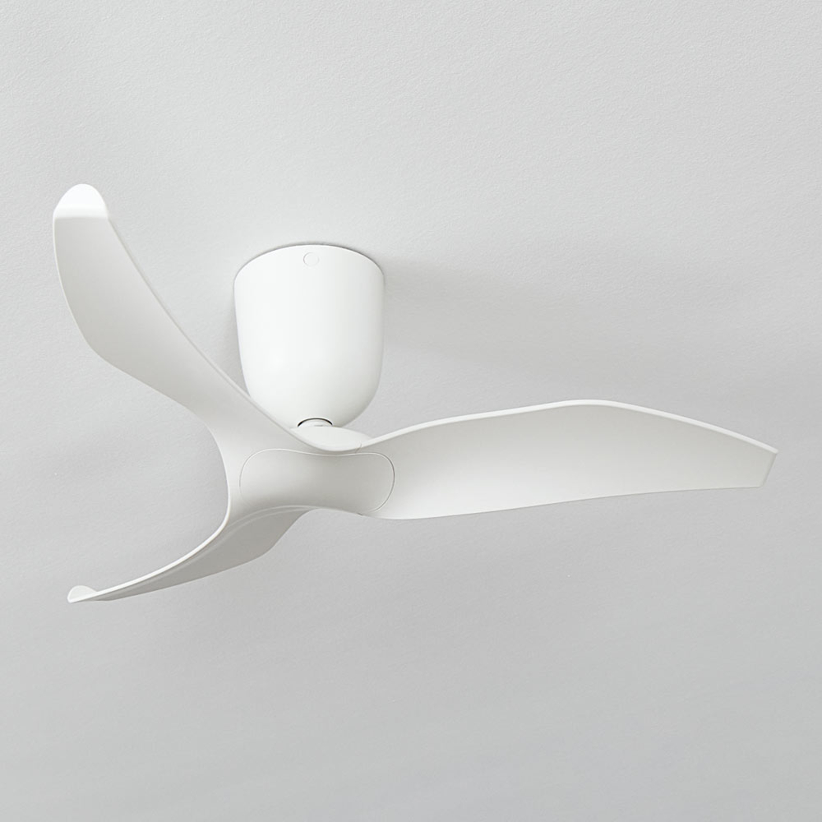 Aeratron FR ceiling fan, 109 cm, white