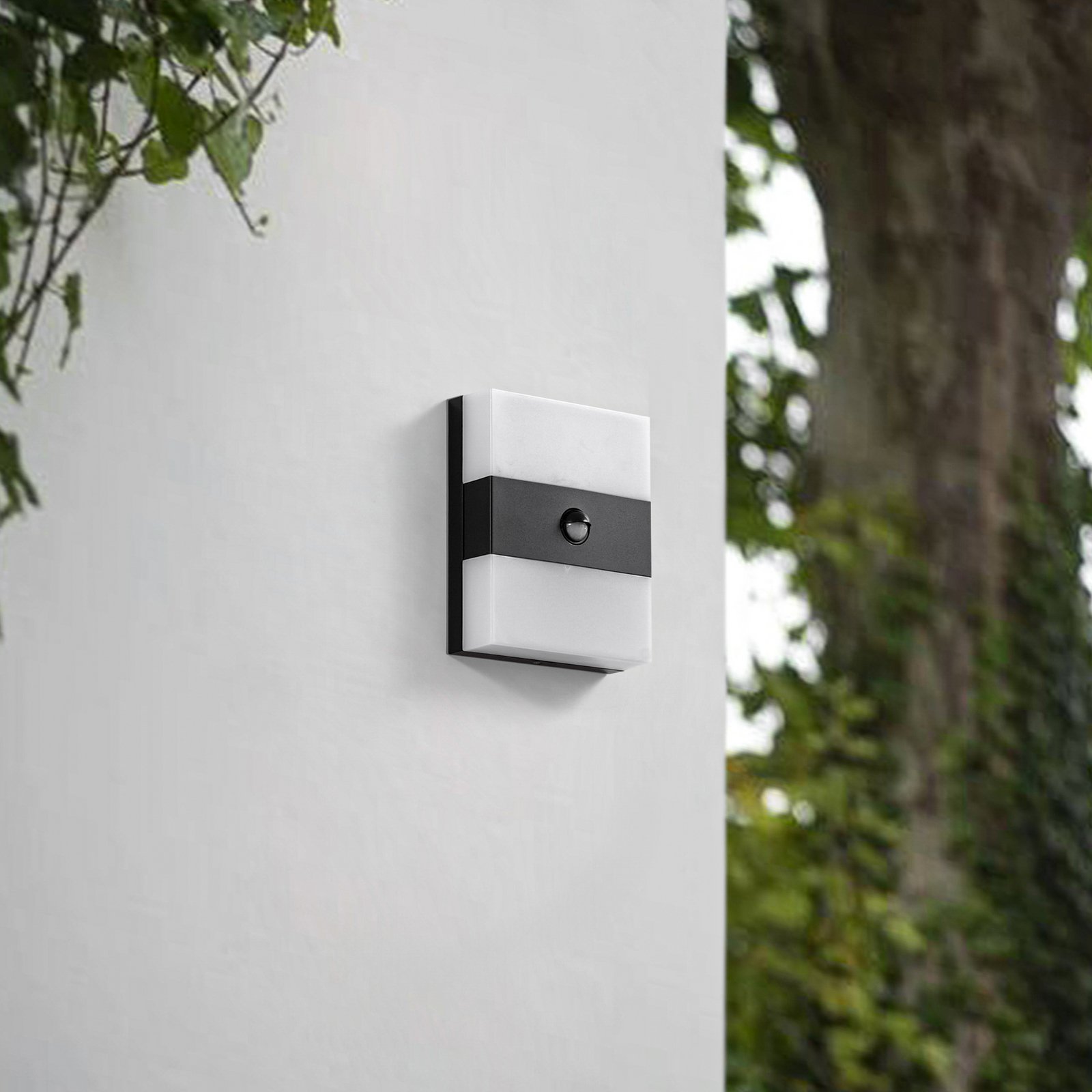 PRIOS LED-utendørs vegglampe Teekon, antrasitt, sensor, IP44 PRIOS LED-utendørs vegglampe Teekon, antrasitt, sensor, IP44