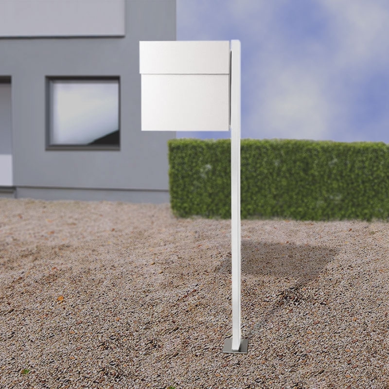 Letterman IV free-standing letterbox