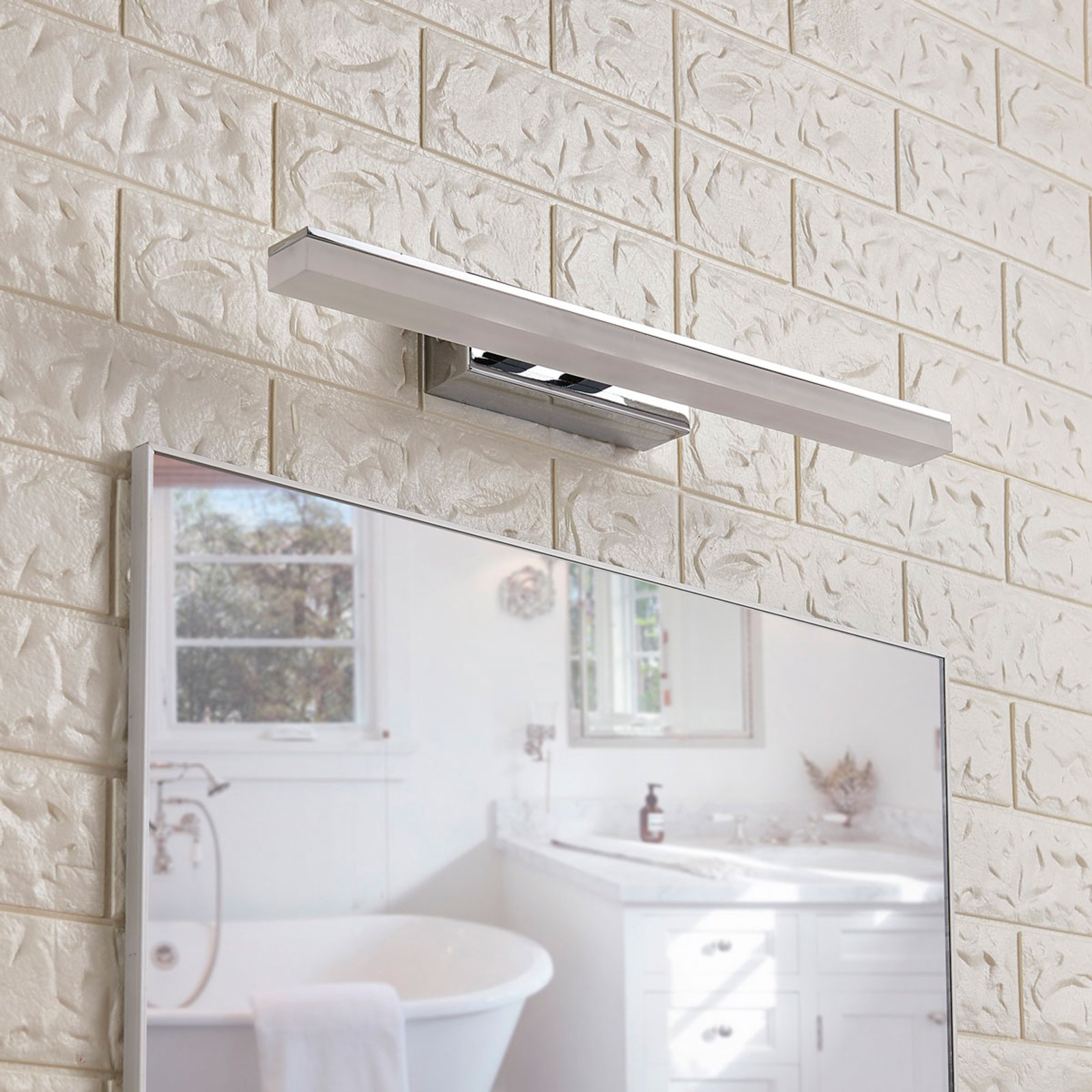Julie 46 Aplique de Pared IP44 White/Chrome - Lucande