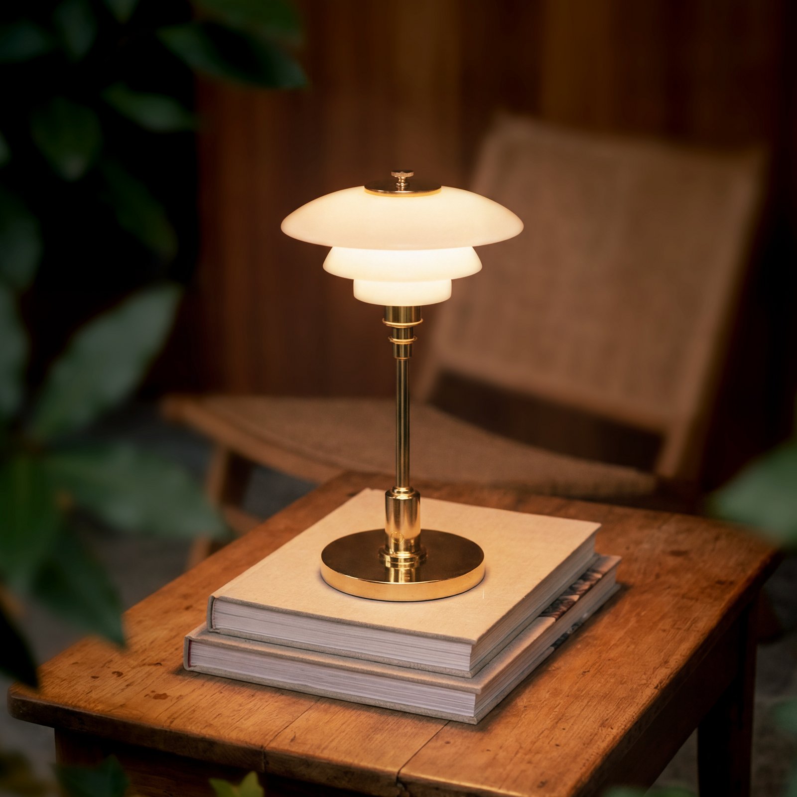 PH 1-1 bærbar bordlampe, messing, IP44 - Louis Poulsen