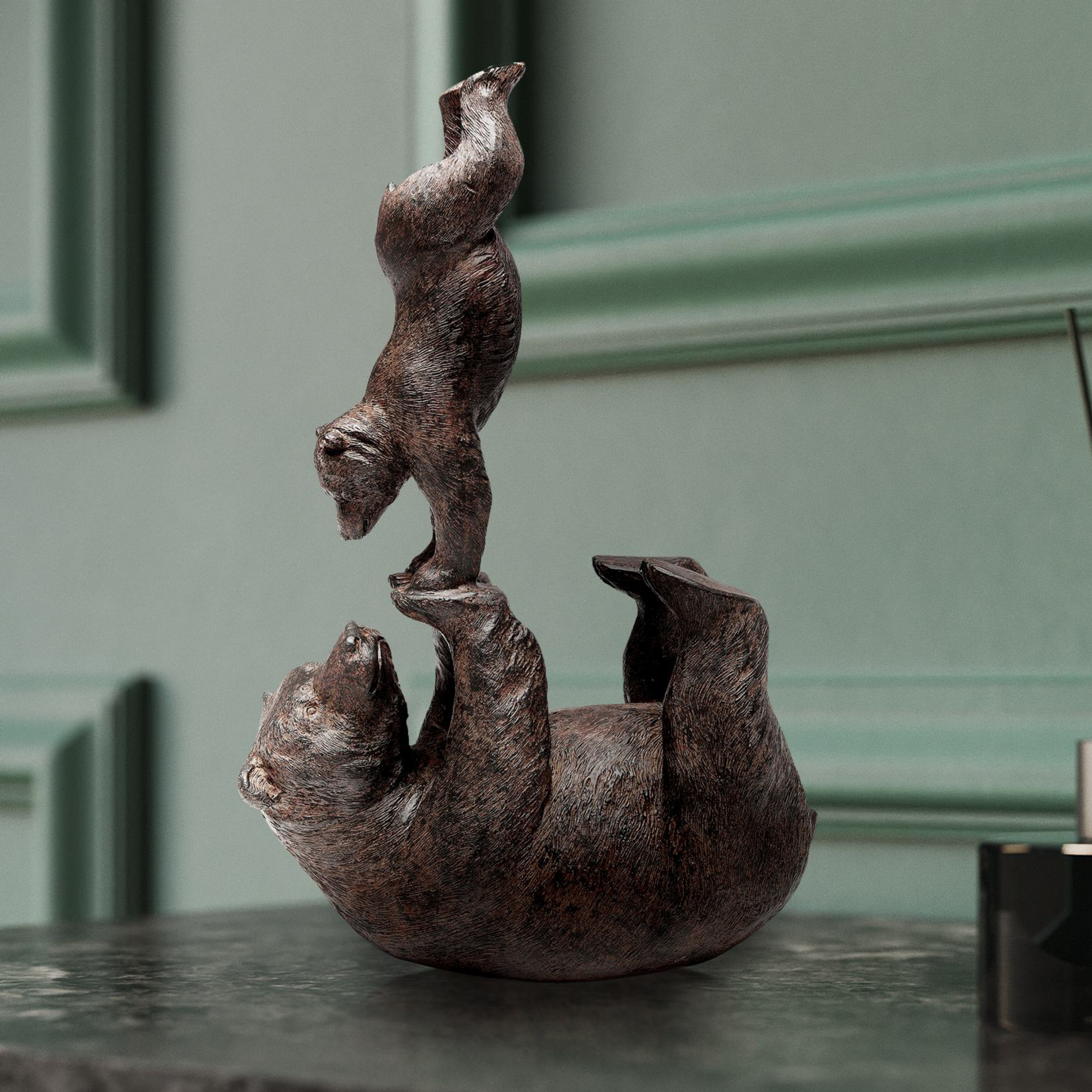 Figura decorativa KARE Orsetti artistici in posizione verticale, poliresina,