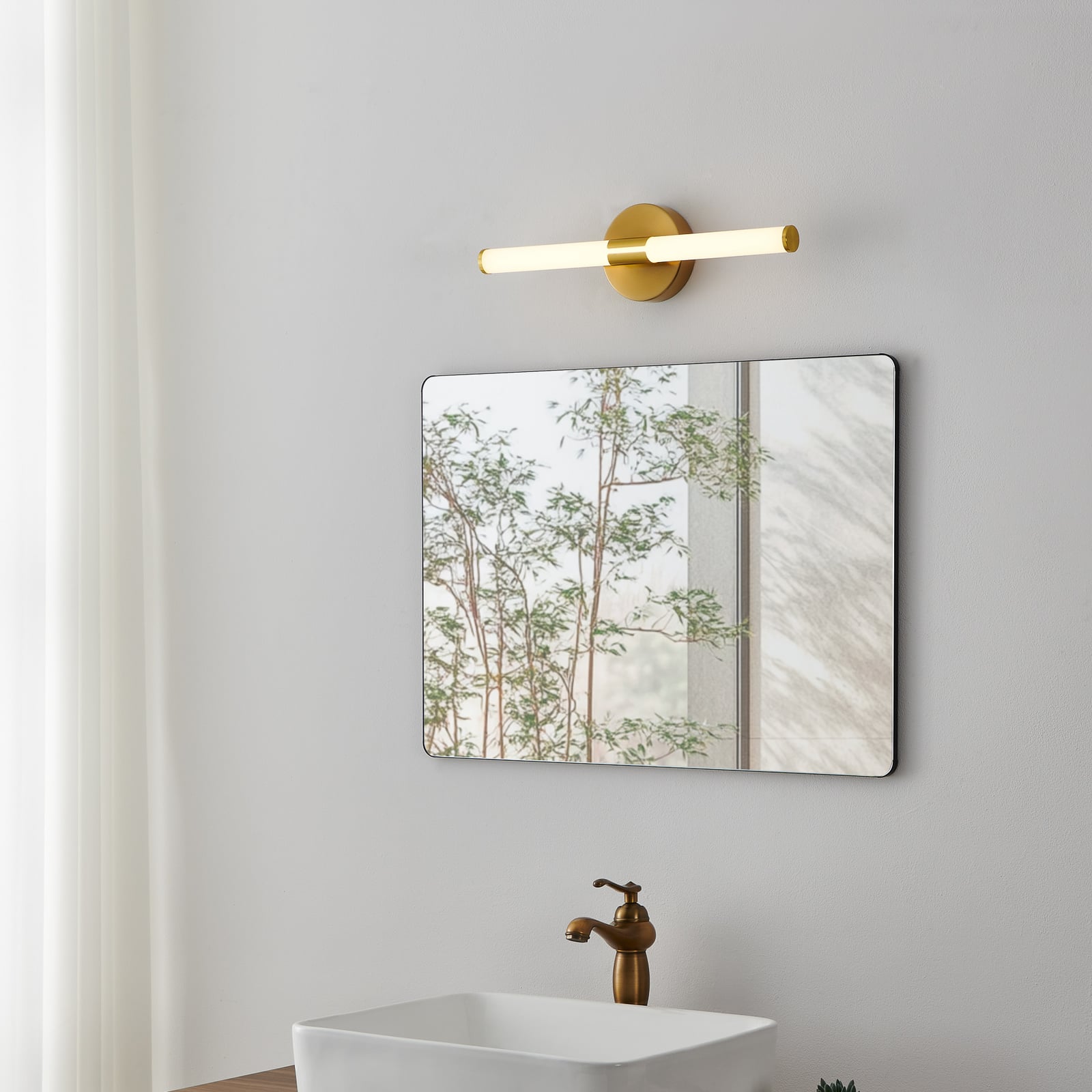 LED-Wandlampe Ramola, messingfarben, Breite 45 cm, IP44, CCT