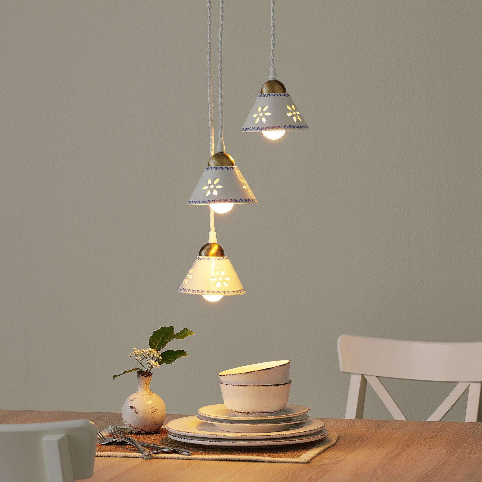 3-bulb NONNA hanging light, made of white ceramic