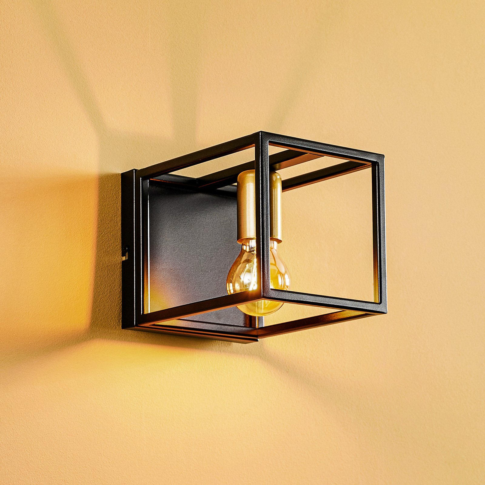Aramis wall light, 1-bulb, black/gold
