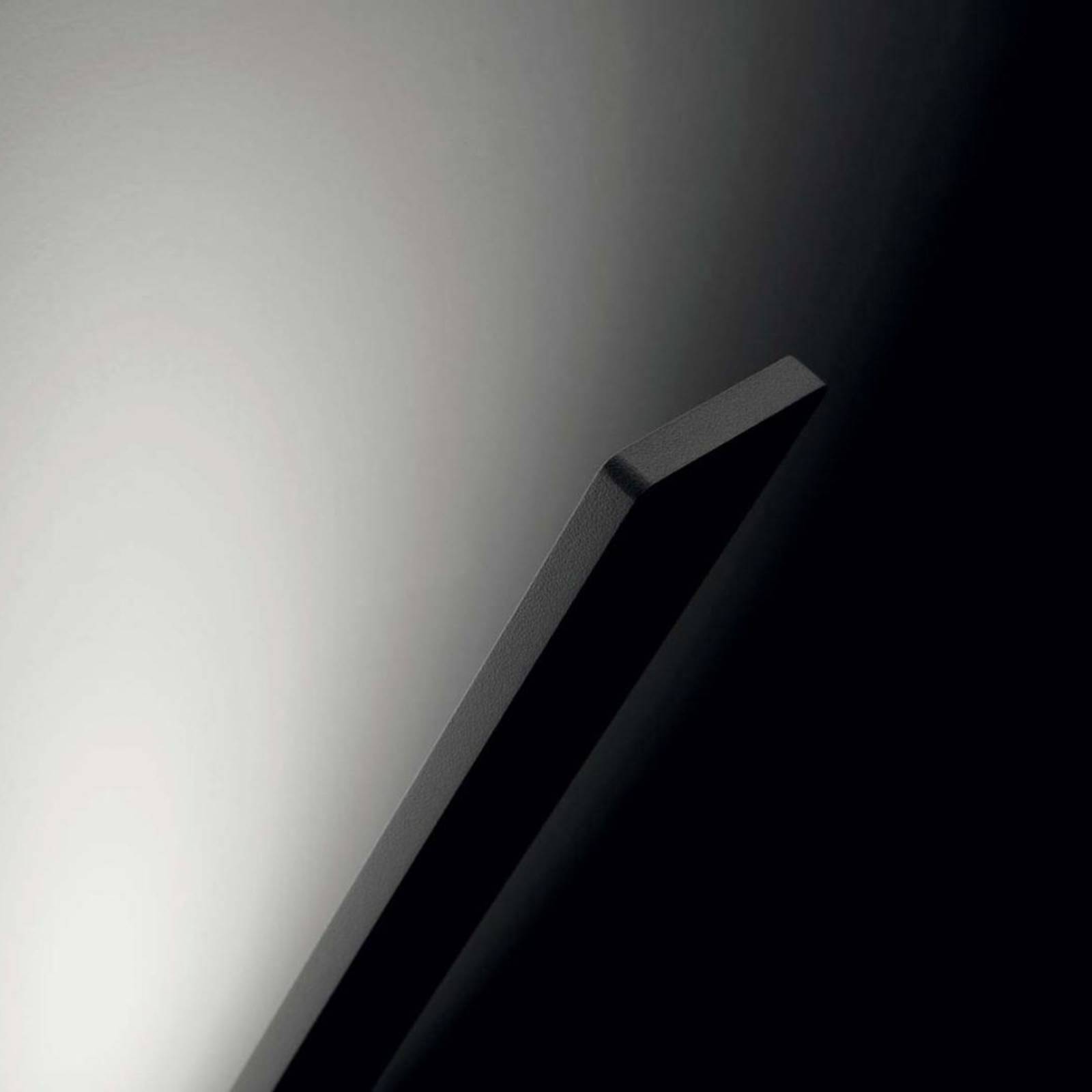 Stilnovo LED-vegglampe Lama 3 000 K svart