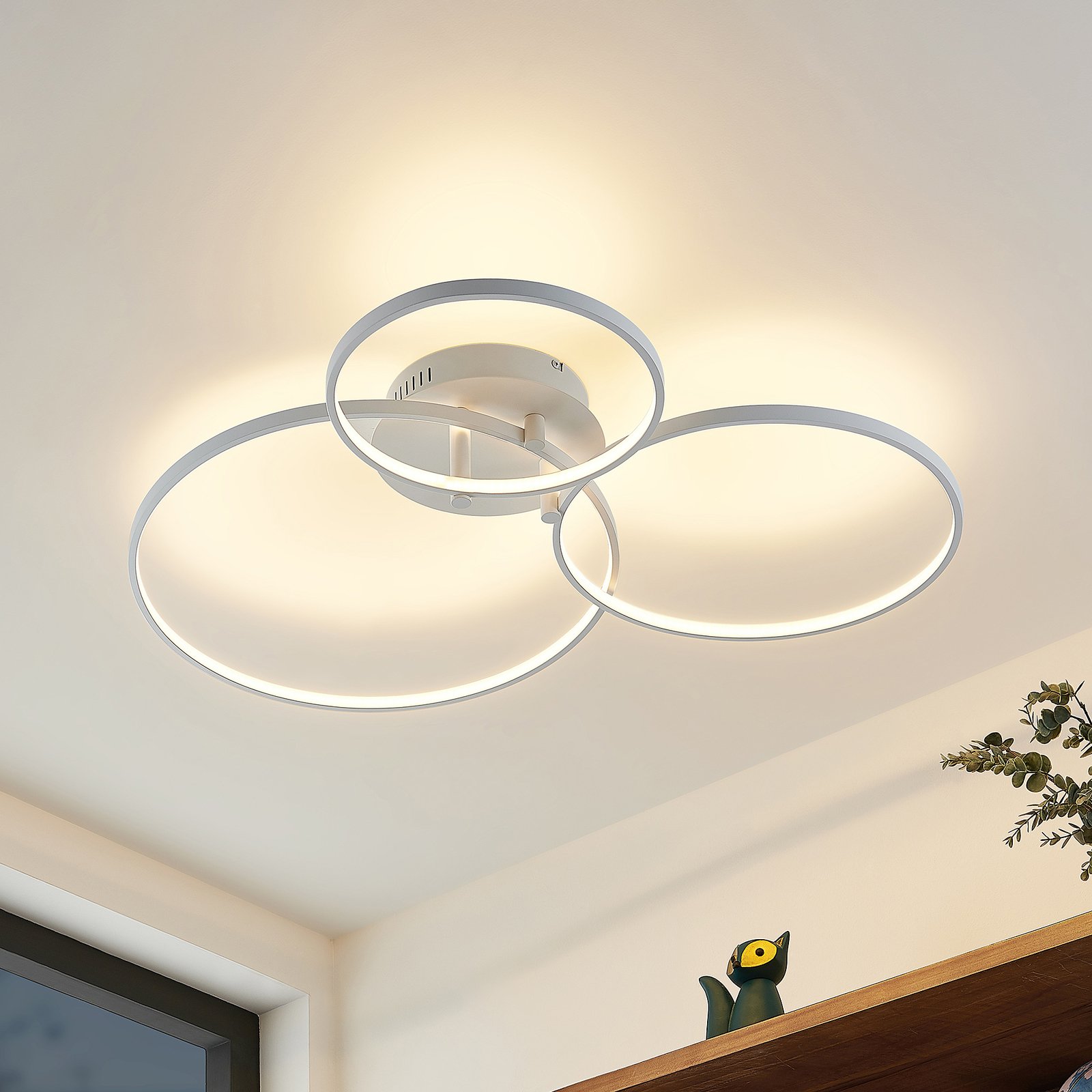 Lindby Rayk LED ceiling light, matt white