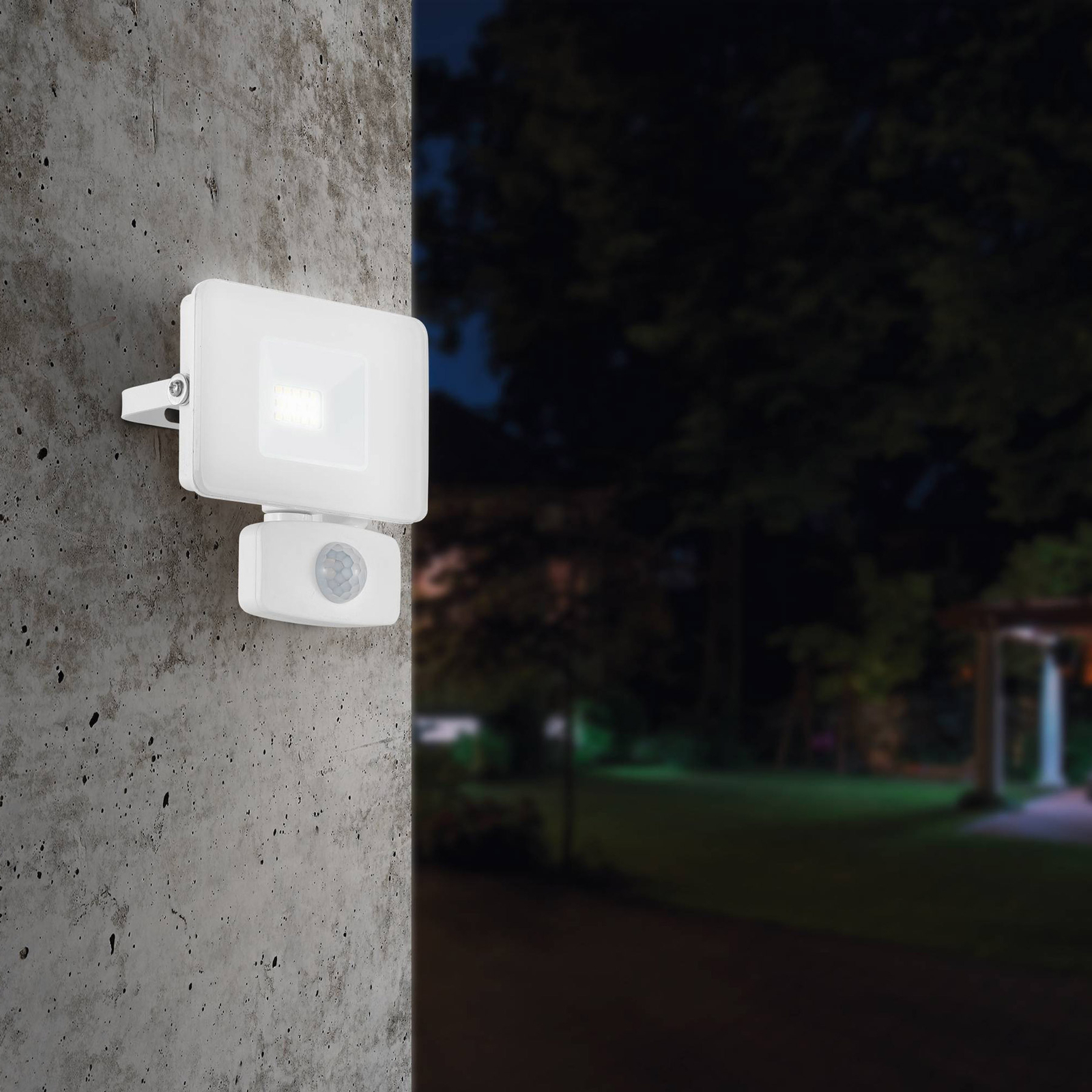 Faedo 3 LED outdoor spotlight, sensor, white, 10 W