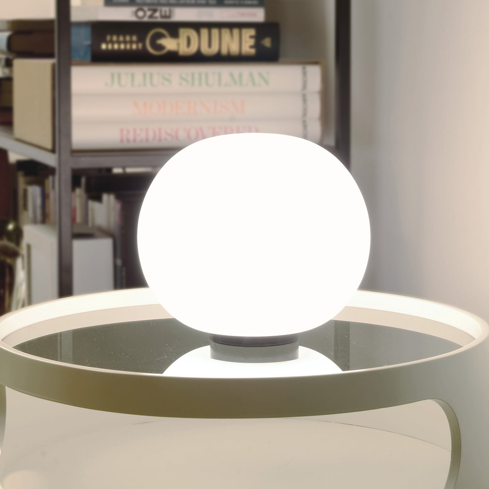 Lampa stołowa Casablanca Acai, biało-czarna, szkło, średnica 26 cm, E27