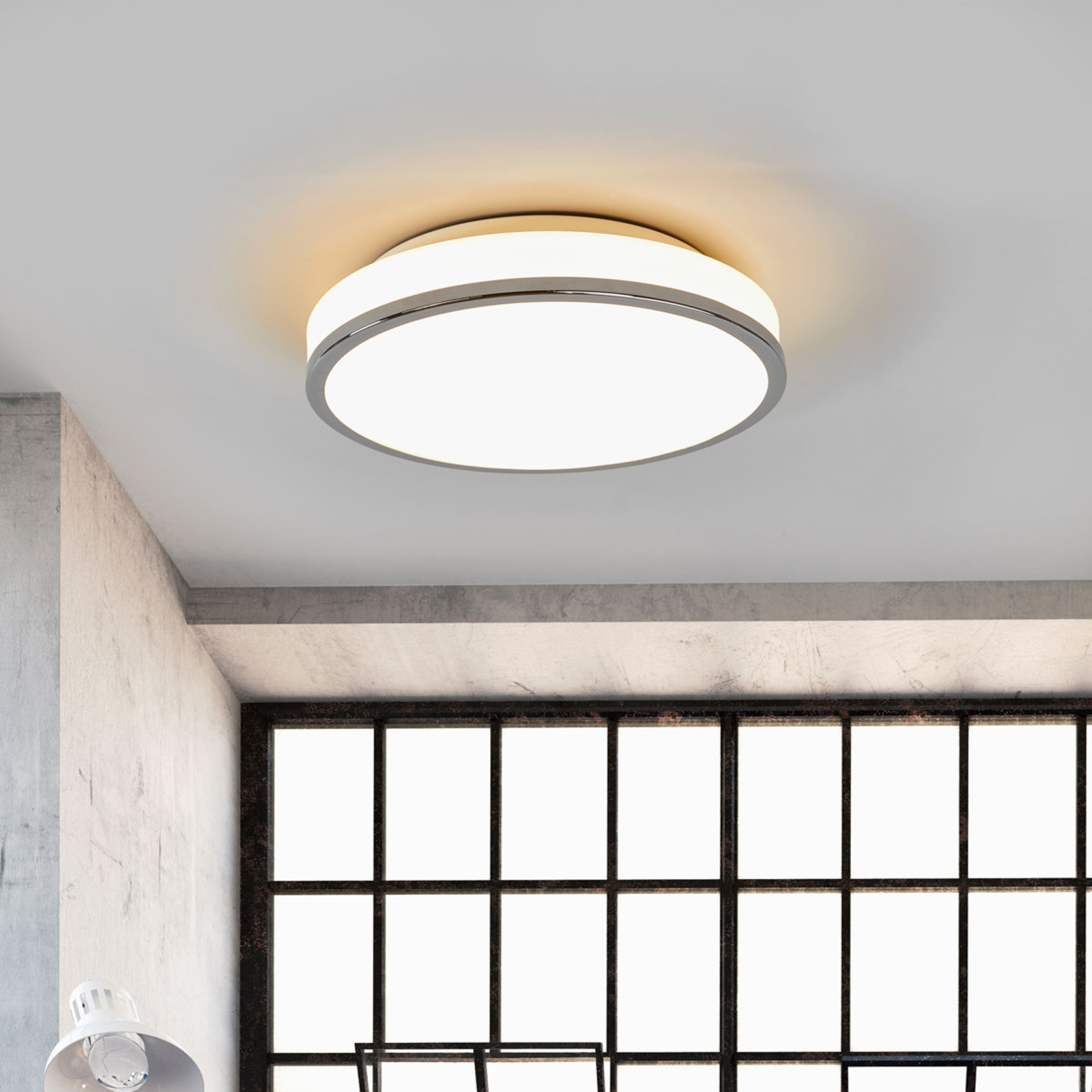 Lampada LED da soffitto Lyss bordo cromato IP44
