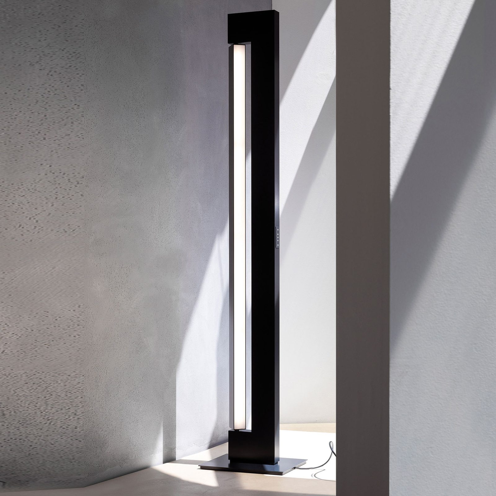 Nemo Ara LED-Stehleuchte dim-to-warm
