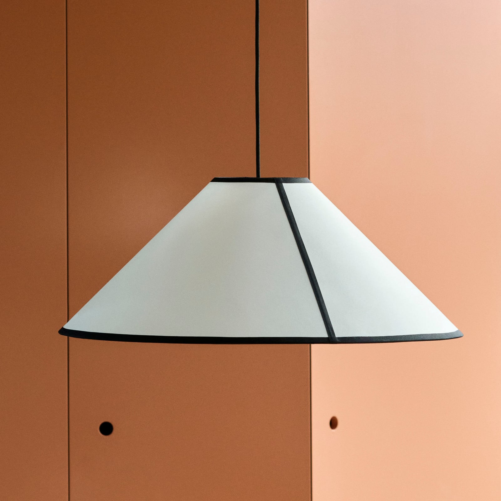Ava Pendellampe, Ø 60 cm, weiß/schwarz, E27 HAY - Wohnzimmer - Design - Kunststoff - Einflammig