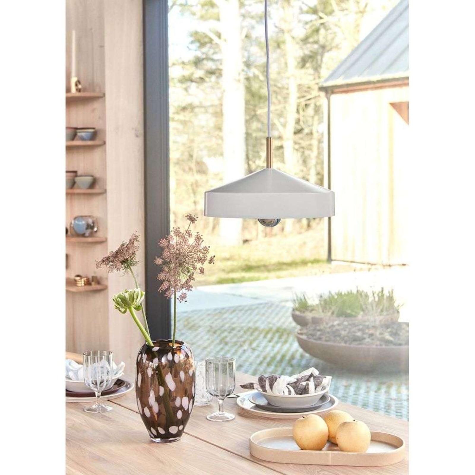 OYOY Living Design hänglampa Hat Small, svart, metall OYOY Living Design hänglampa Hat Small, svart, metall