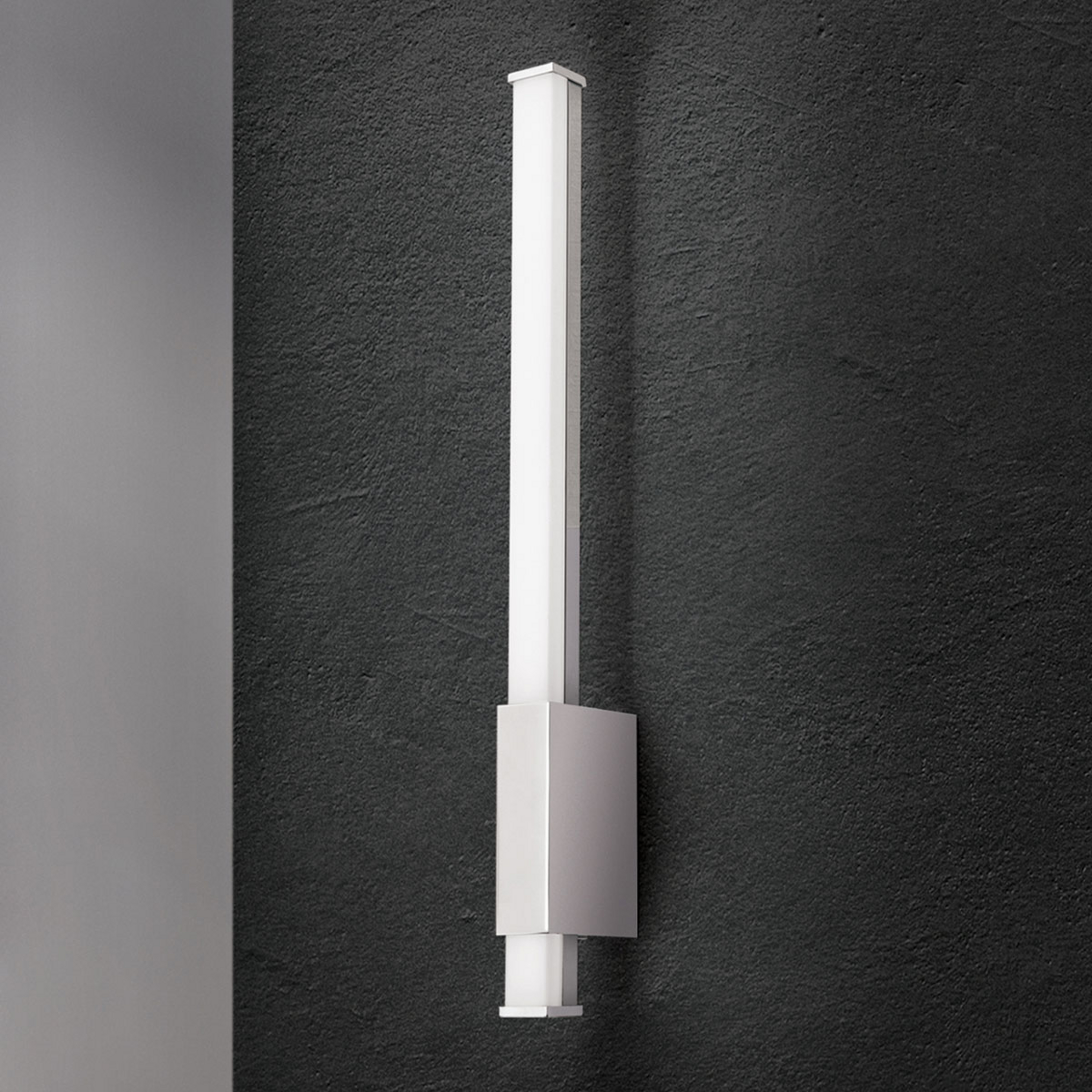 Schmale Bad-Wandleuchte Argo mit LED, IP44