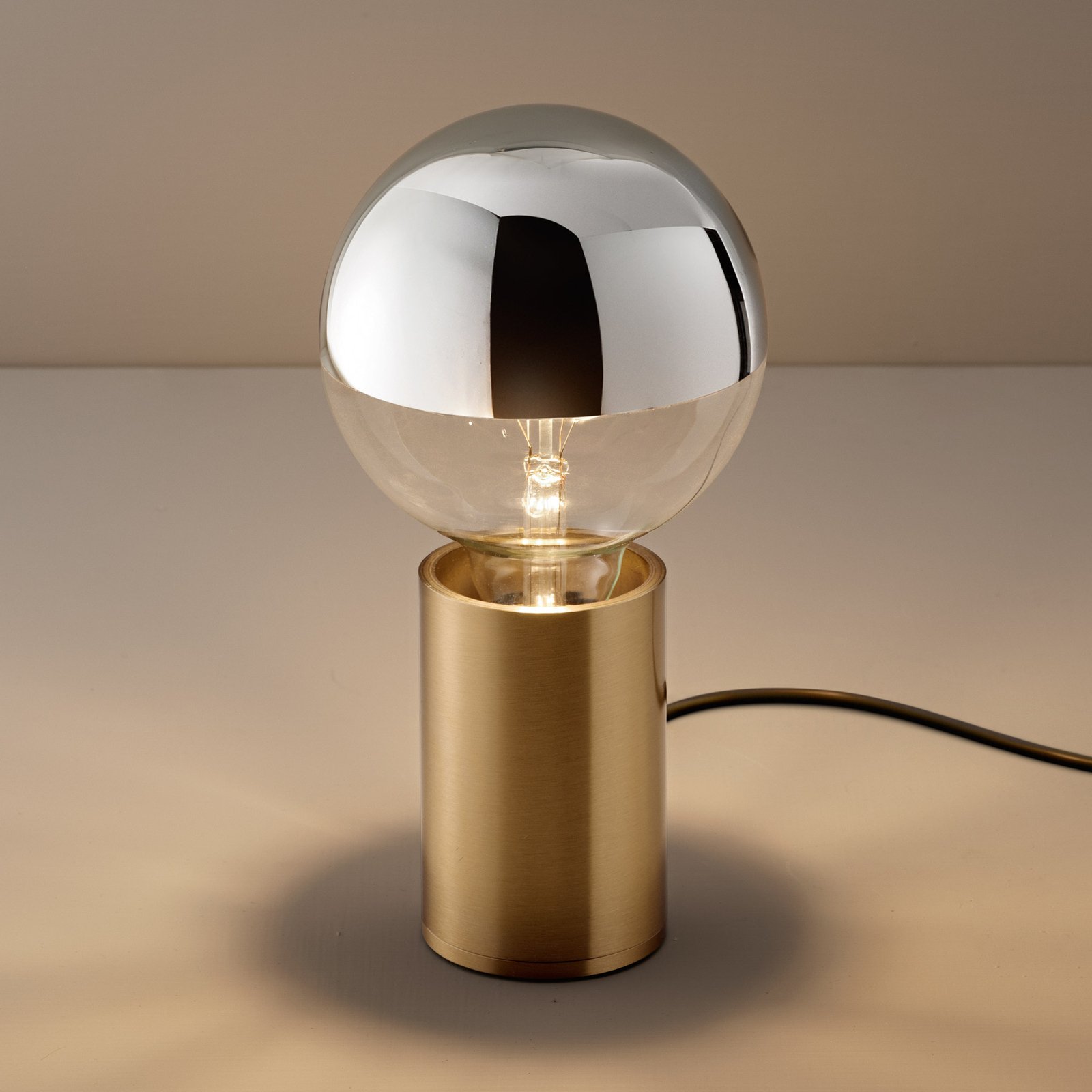 EGG DLS Soho table lamp