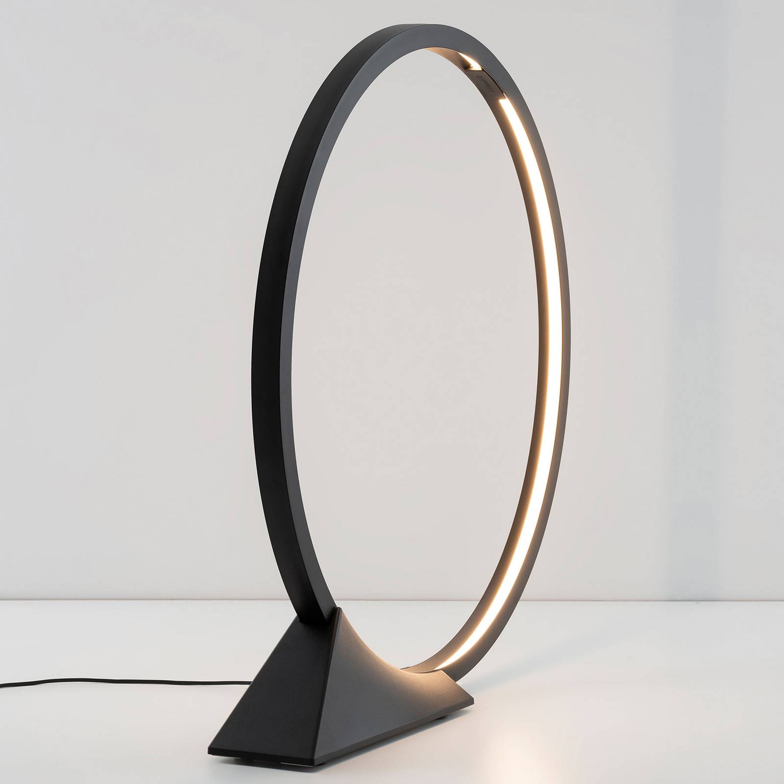 Artemide O lampa stojąca LED