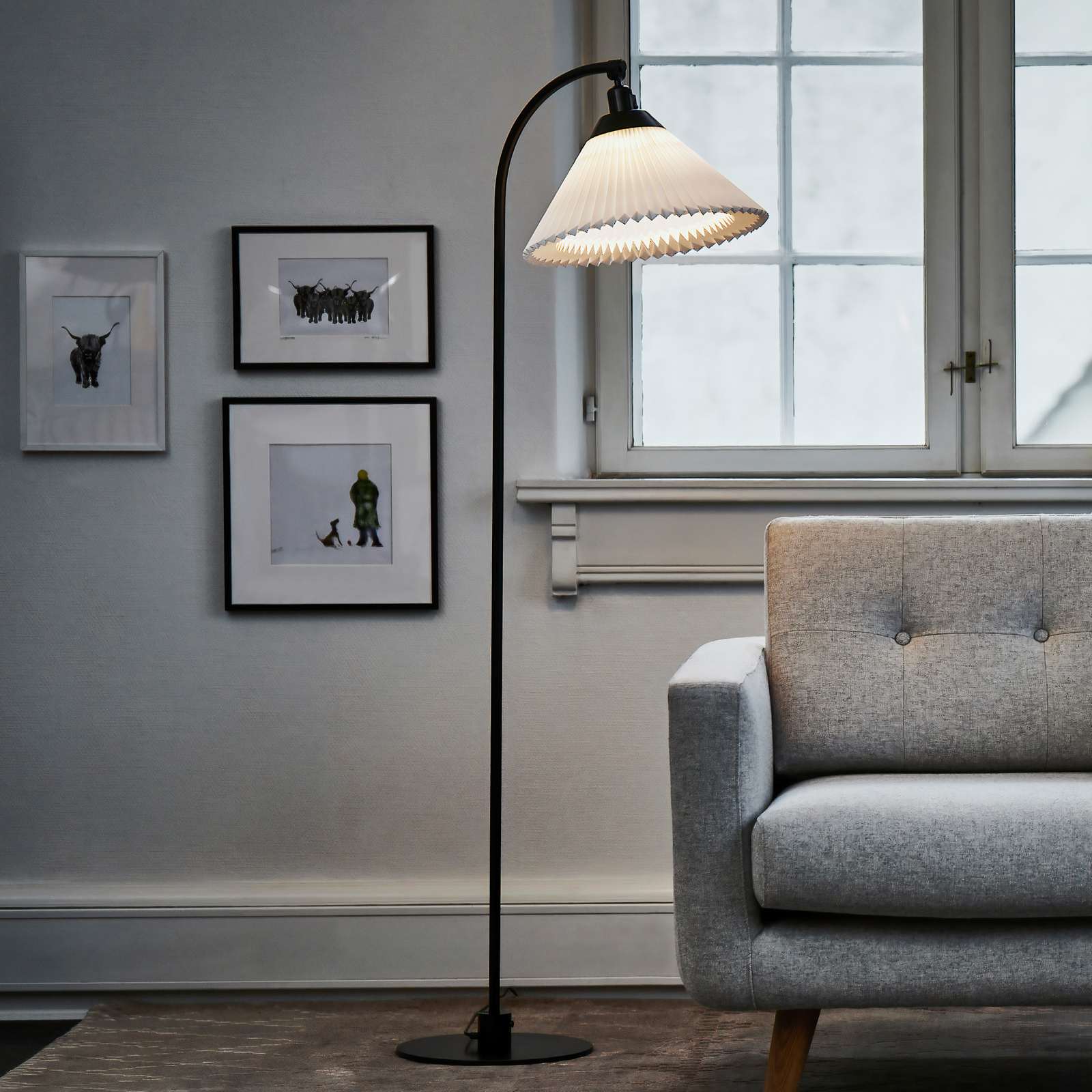 LE KLINT 368 floor lamp in black/white