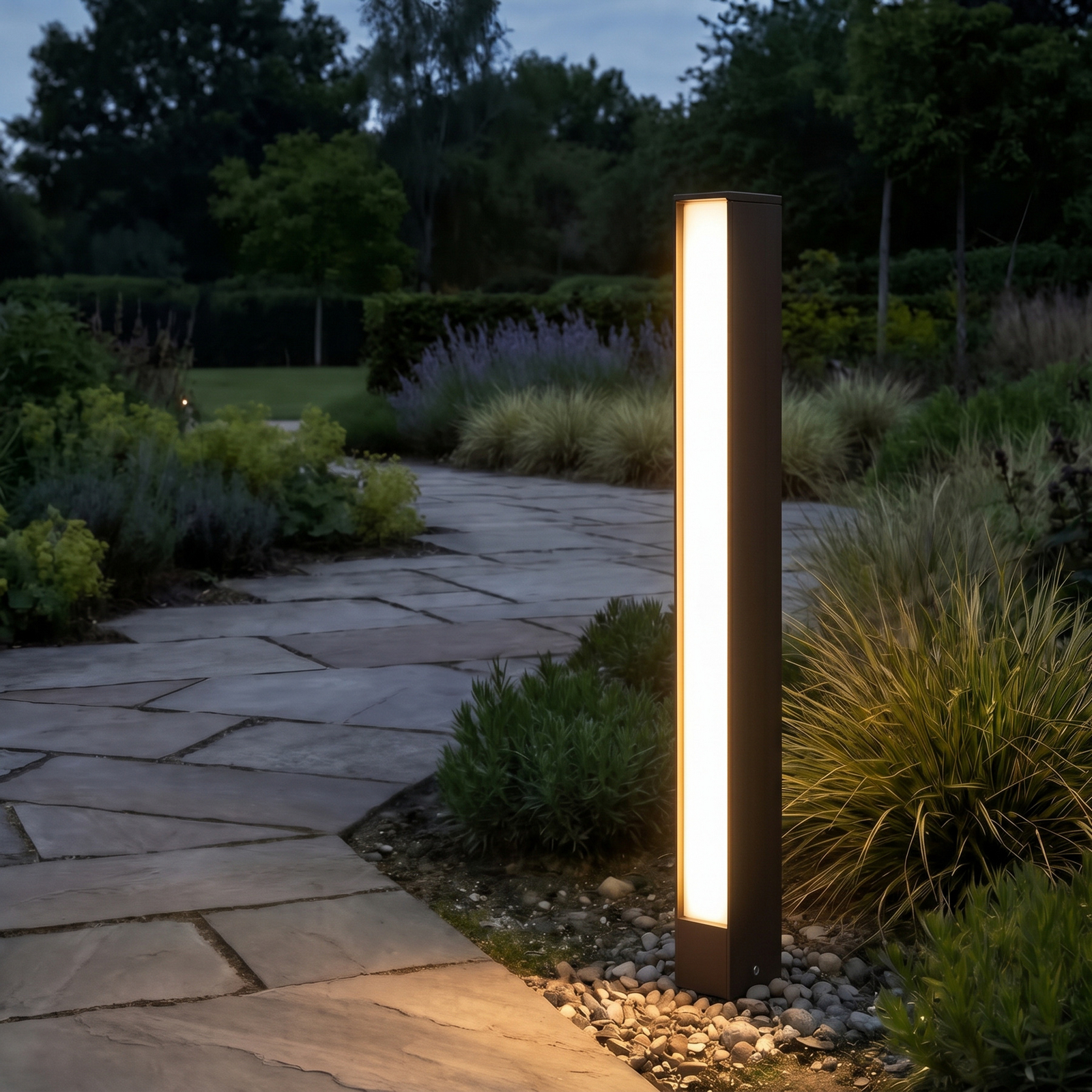 Lucande LED ceļa apgaismojums „Lirka“, augstums 60 cm, rūsas krāsā, IP65 Lucande LED ceļa apgaismojums „Lirka“, augstums 60 cm, rūsas krāsā, IP65