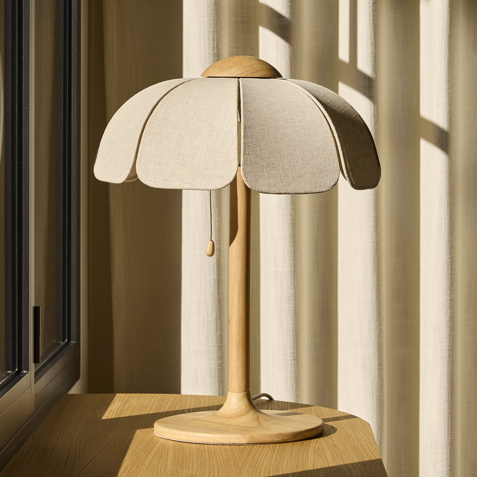 MARKET SET Coquillage table lamp, natural linen/wood, E27