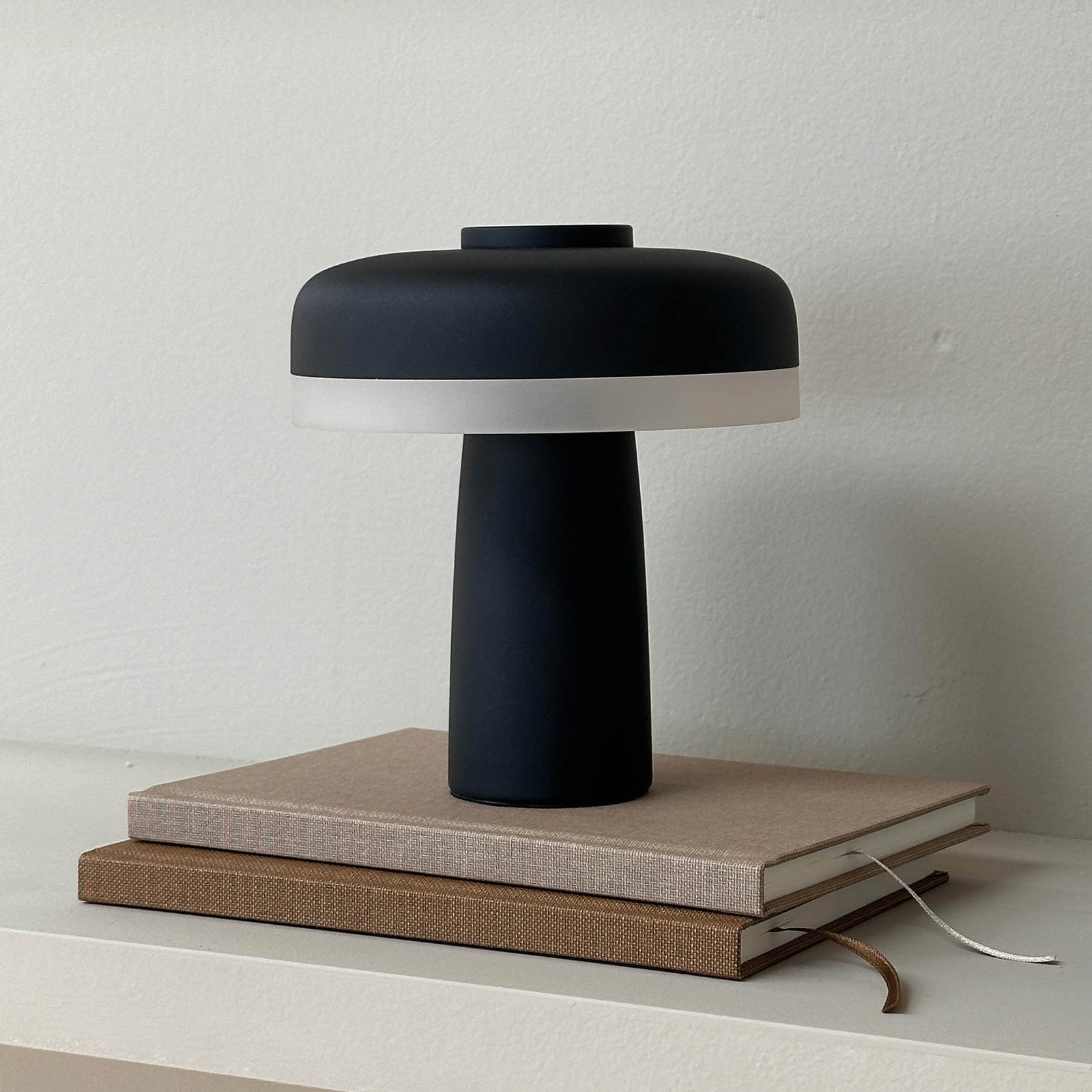 Dyberg Larsen LED table lamp Porter, black, 16 cm