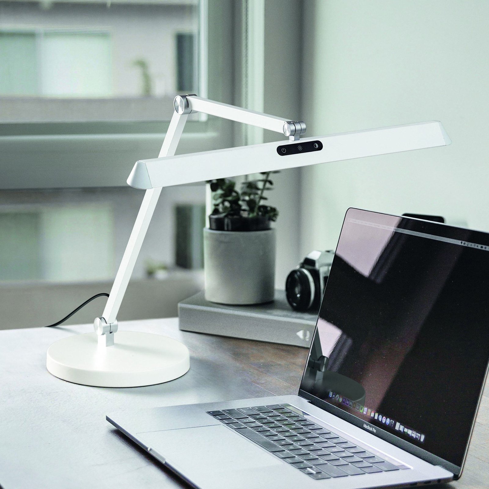 Lampă de birou cu LED Beba, alb, CCT, reglabilă