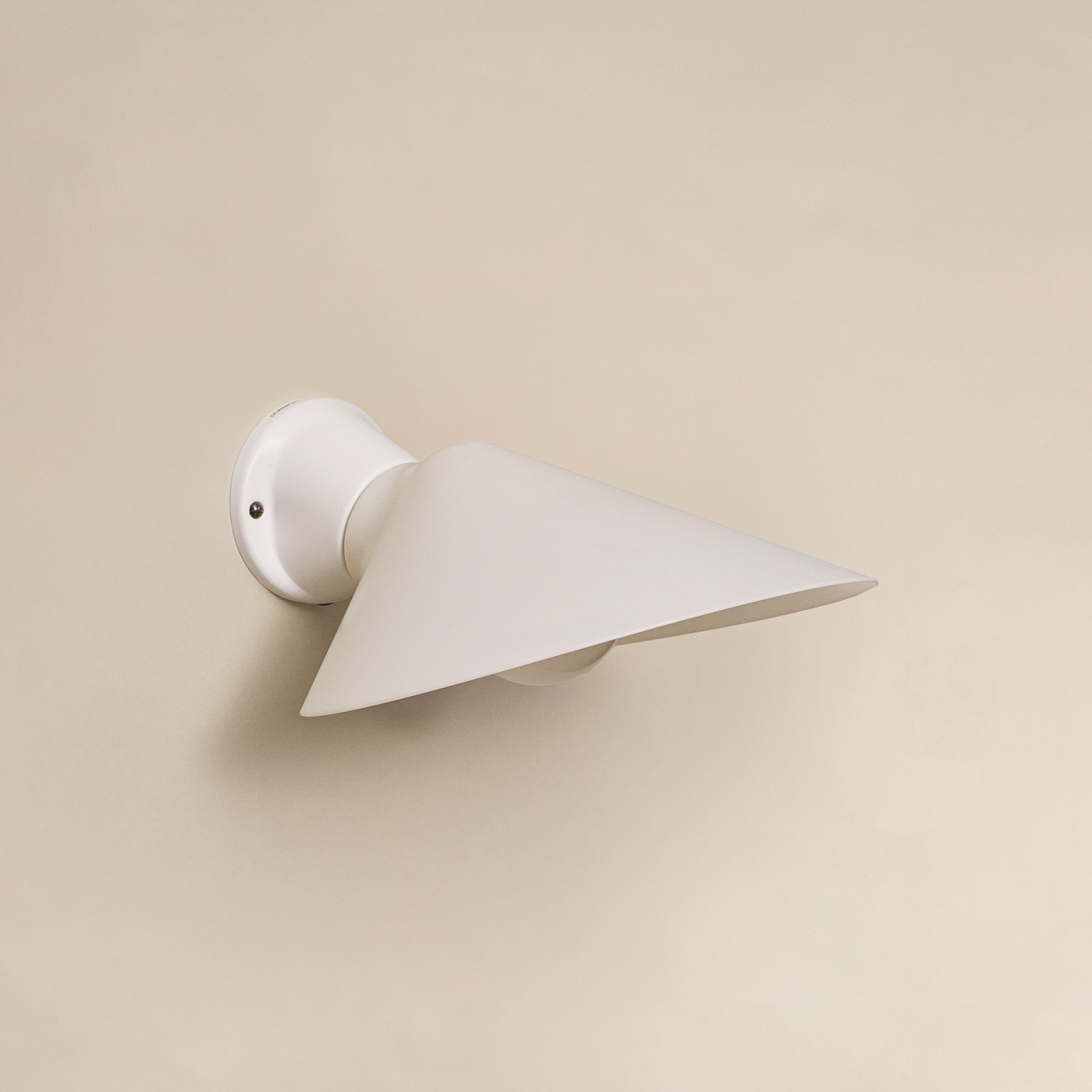Applique per il bagno Plume, alluminio/plastica bianca, IP44 - DCW