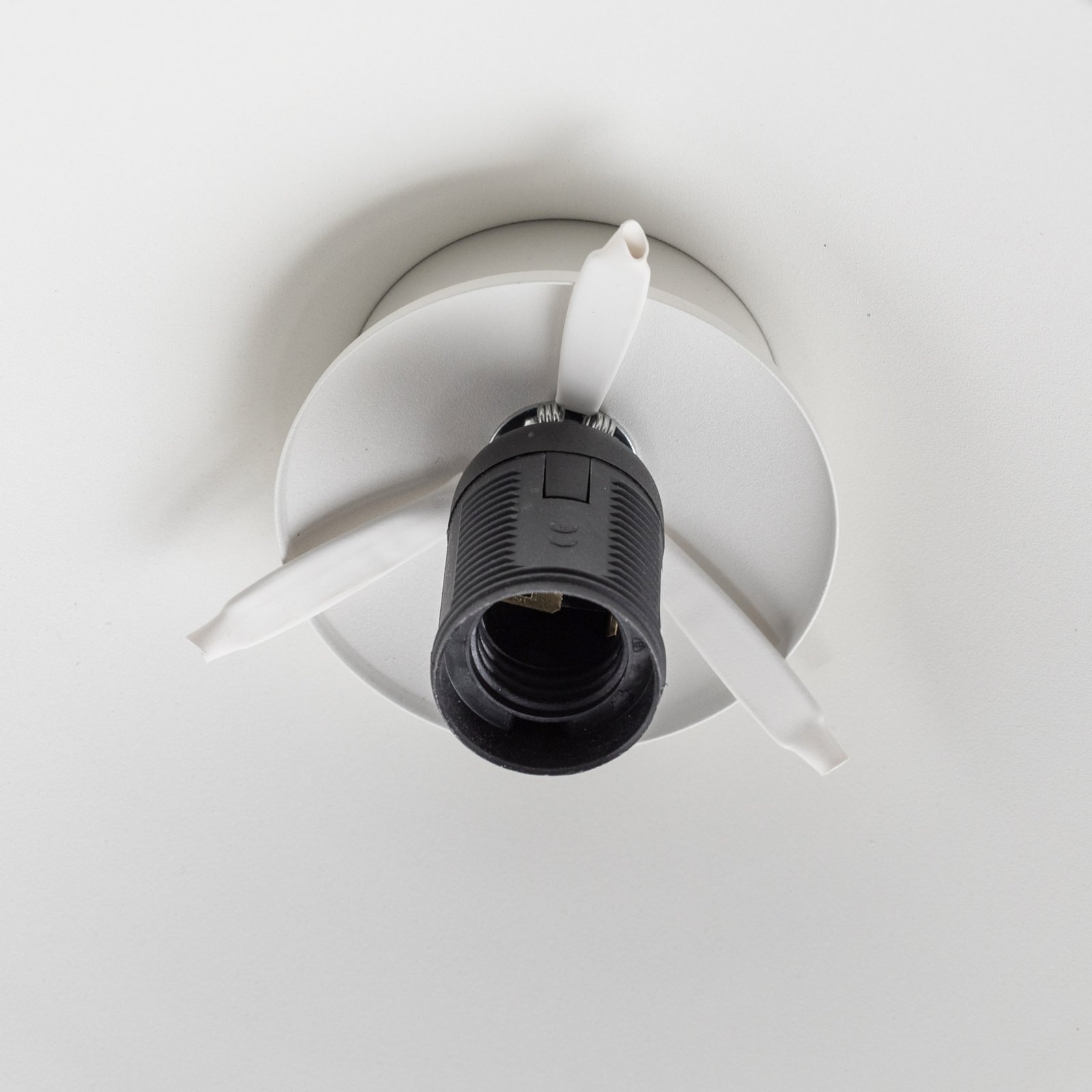 Vonkajšie nástenné svietidlo Enduro, biela, oceľ, sklo, IP44, E27 Vonkajšie nástenné svietidlo Enduro, biela, oceľ, sklo, IP44, E27