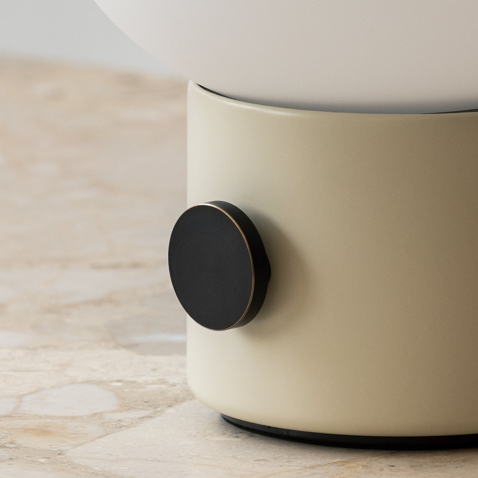 JWDA Portable Tischleuchte Alabaster White - Audo Copenhagen