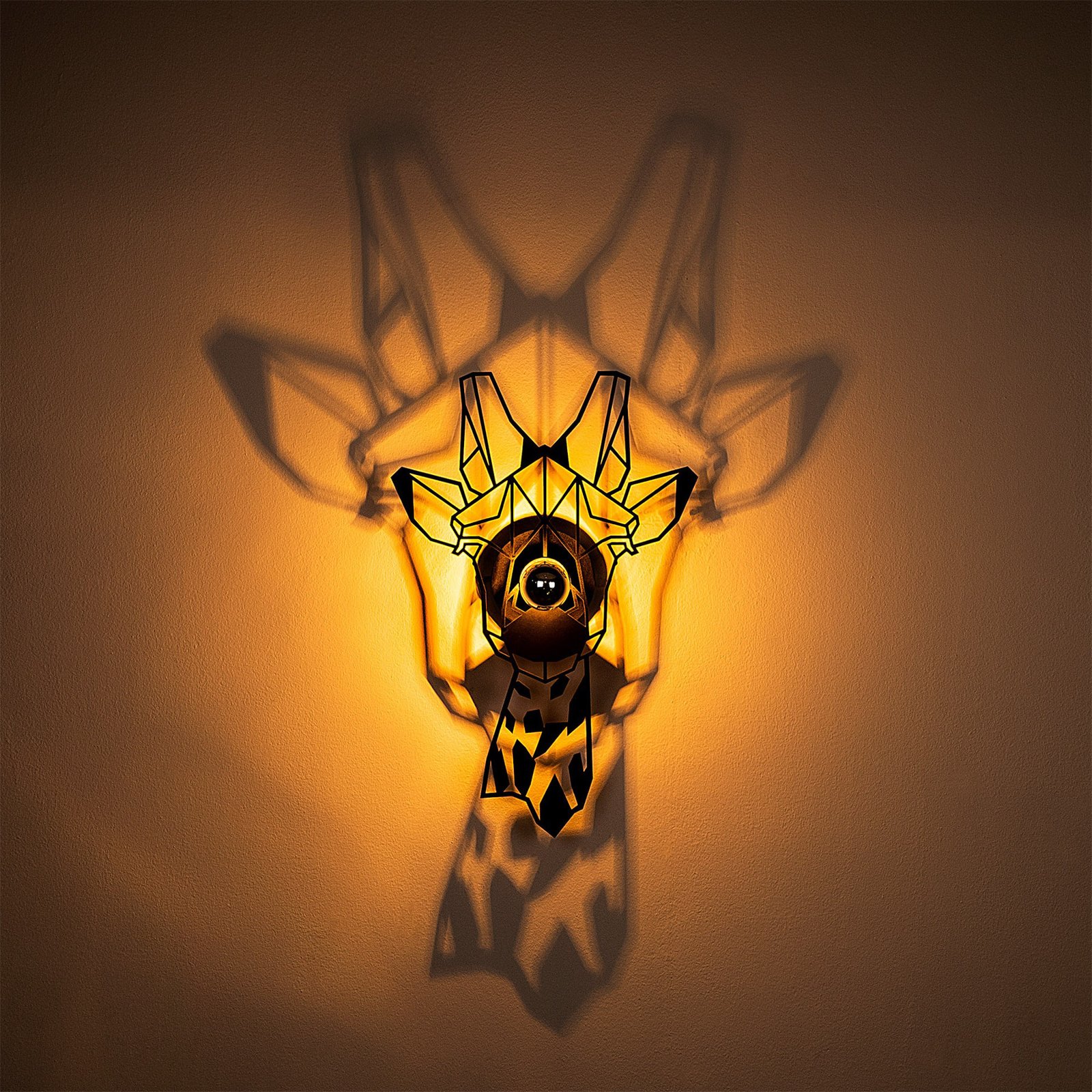 W-029 wall lamp, laser-cut, giraffe design, black