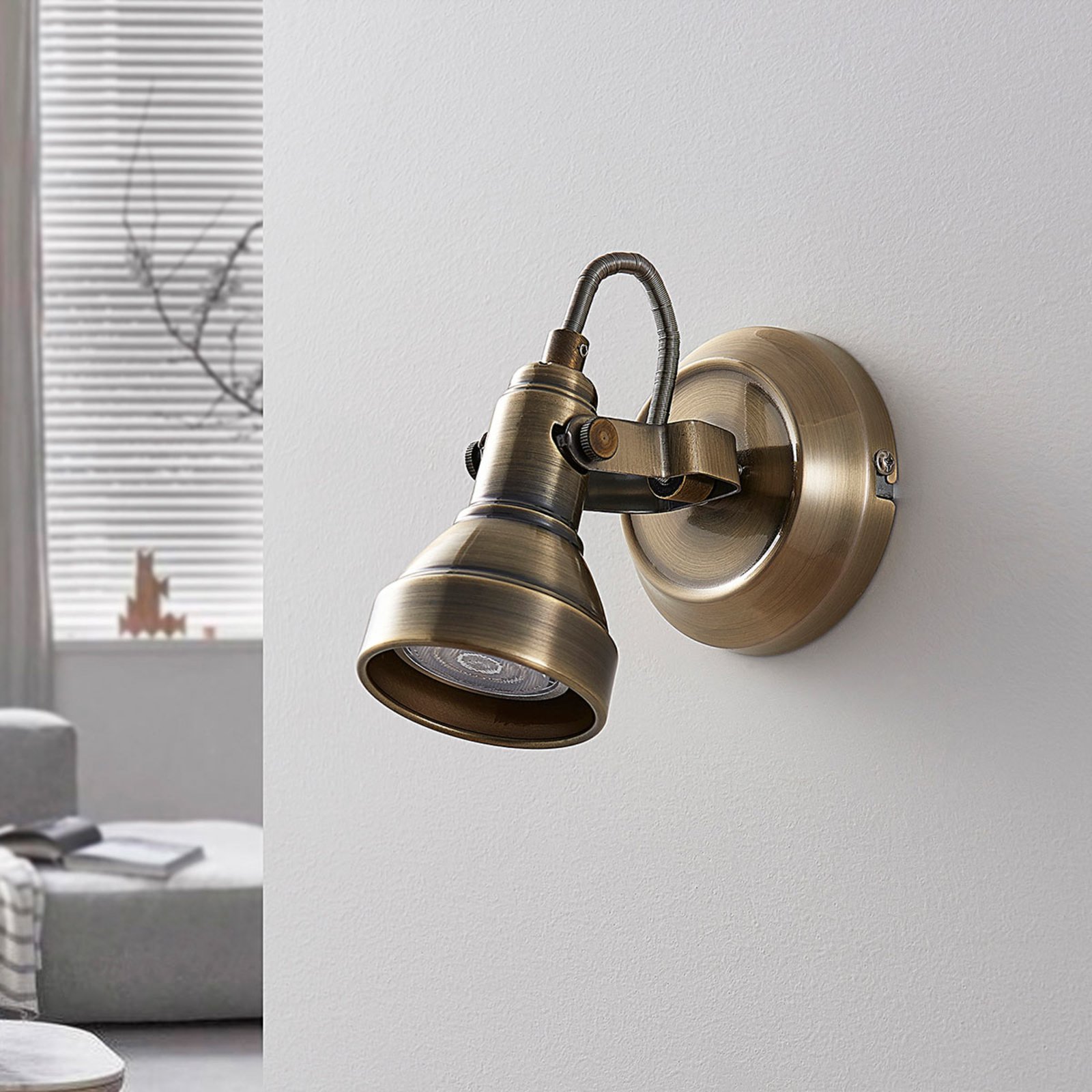 Perseas LED Seinävalaisin Antique Brass - Lindby