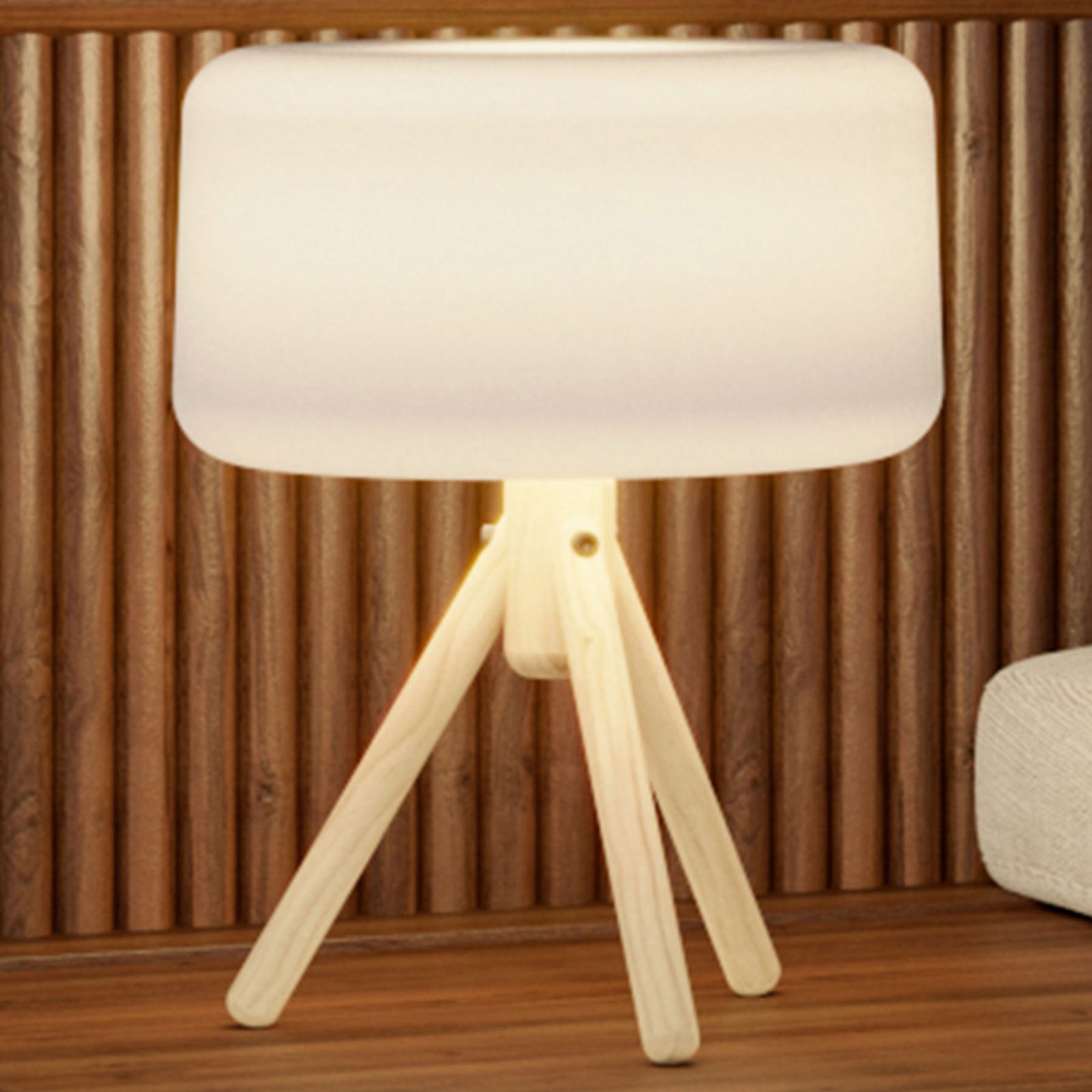 Solárna stolová lampa Newgarden Chloe LED s dobíjacou batériou