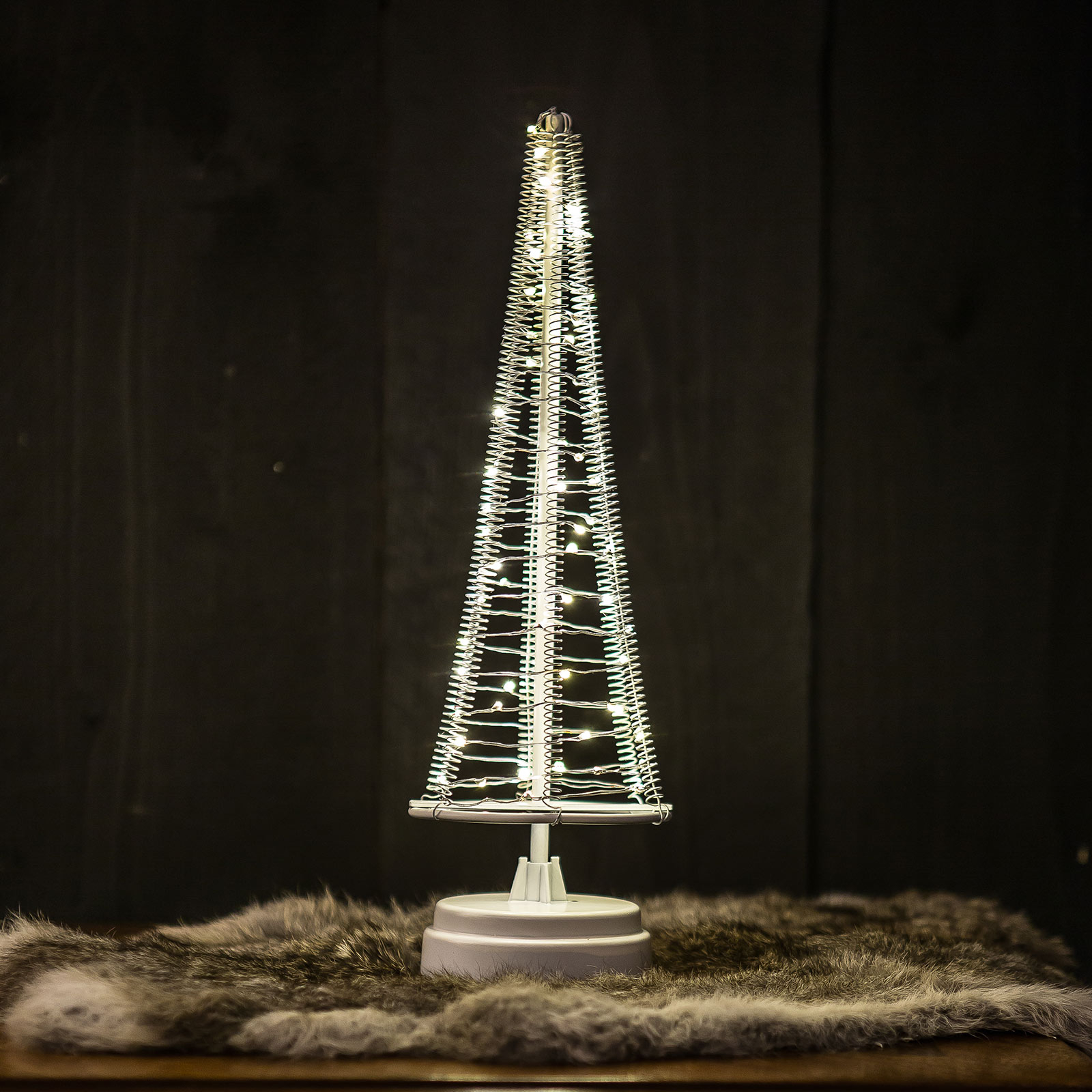 Santa’s Tree, silver wire, height 33.5 cm