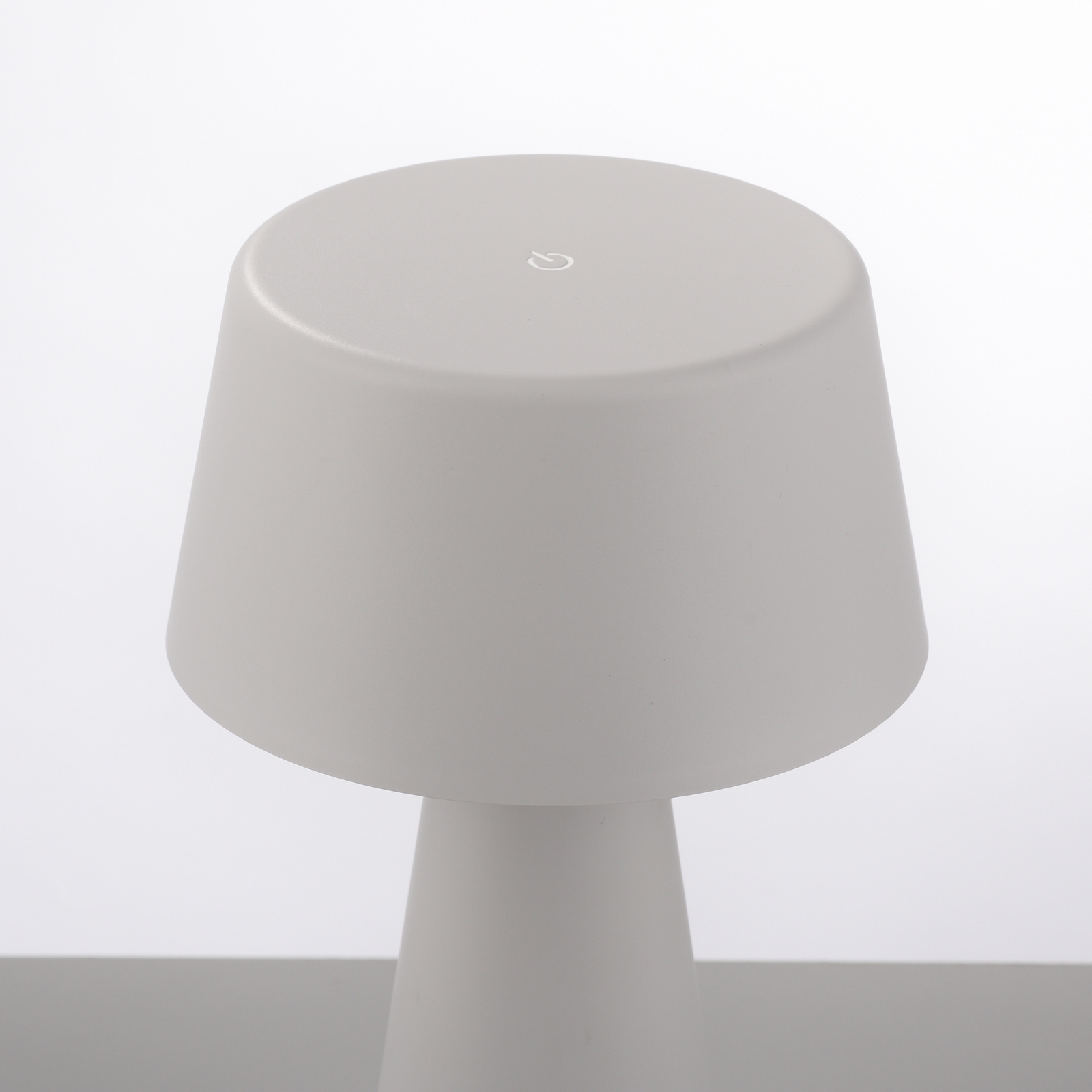 JUST LIGHT. Lampe de table LED rechargeable Abera blanc Plastique IP54