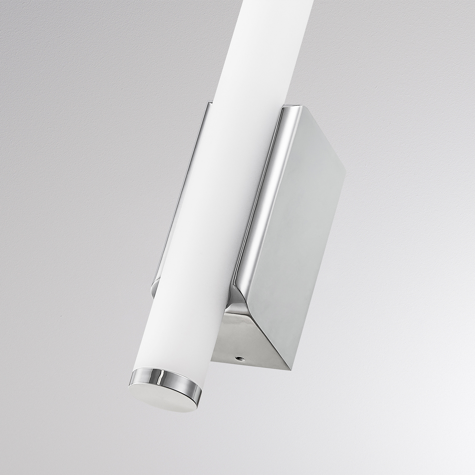 Kinkiet LED VINA UP M, chromowany, wysokość 60 cm, IP44 CCT Kinkiet LED VINA UP M, chromowany, wysokość 60 cm, IP44 CCT