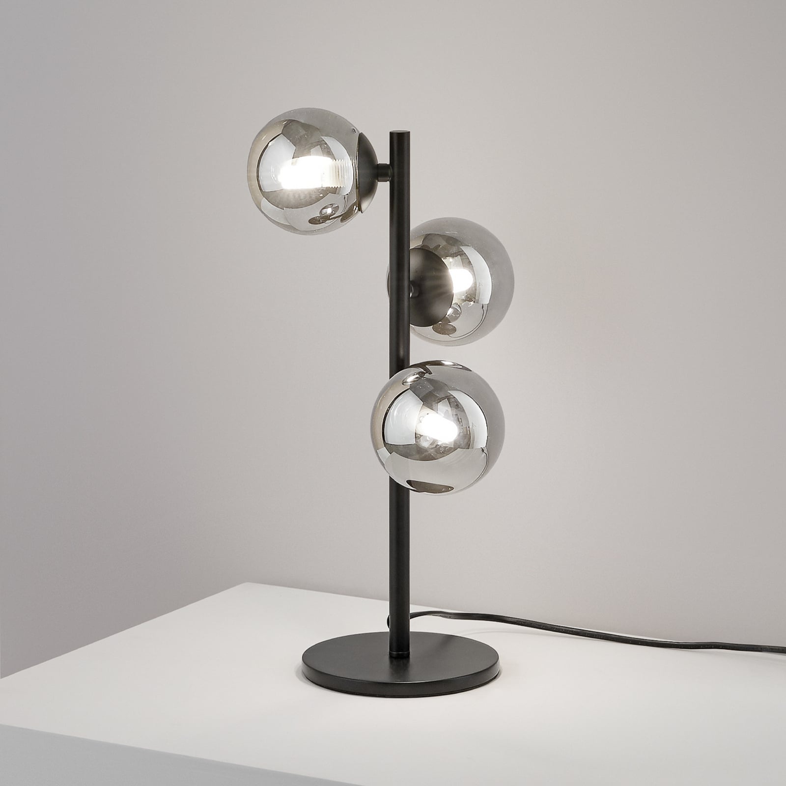 Stolová lampa IDEAL LUX Perlage, čierna/dymovo sivá, výška 43 cm, 3-pl. žiarovka