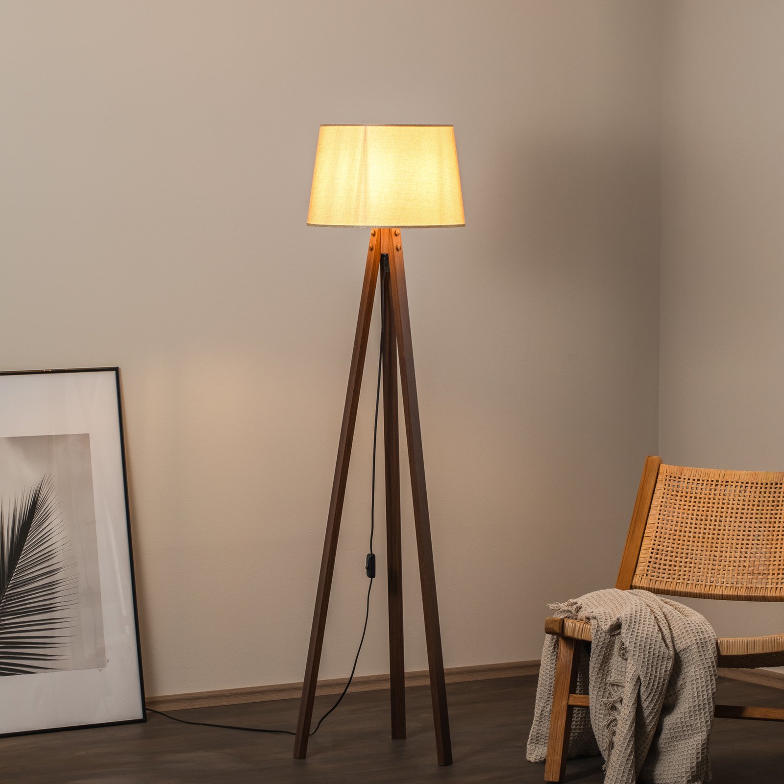 Vloerlamp LM-65214-1E met houten driepootsframe