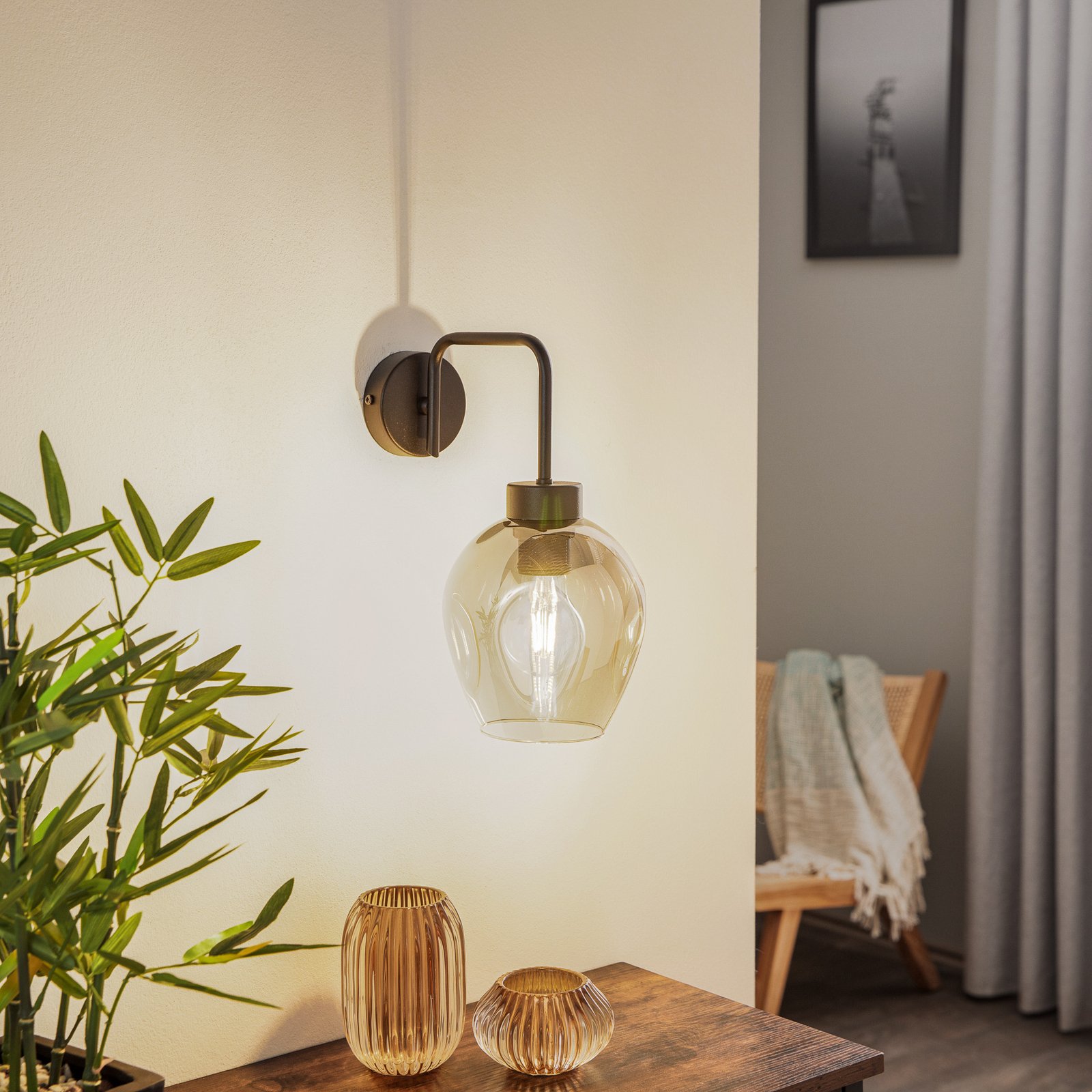 Lukka wall light, one-bulb, black/graphite