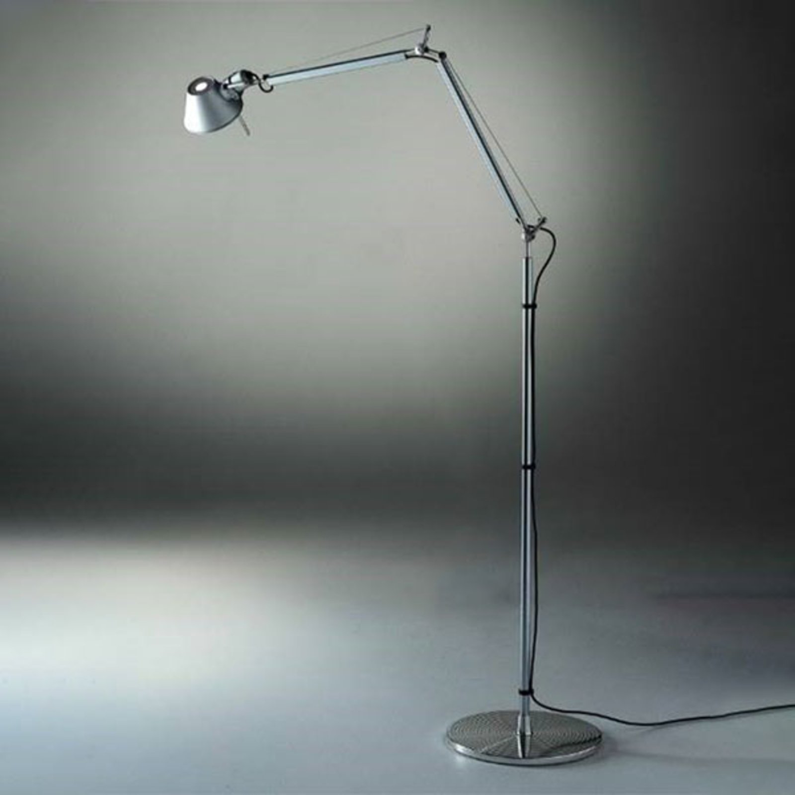 Artemide Tolomeo LED floor lamp tunable white