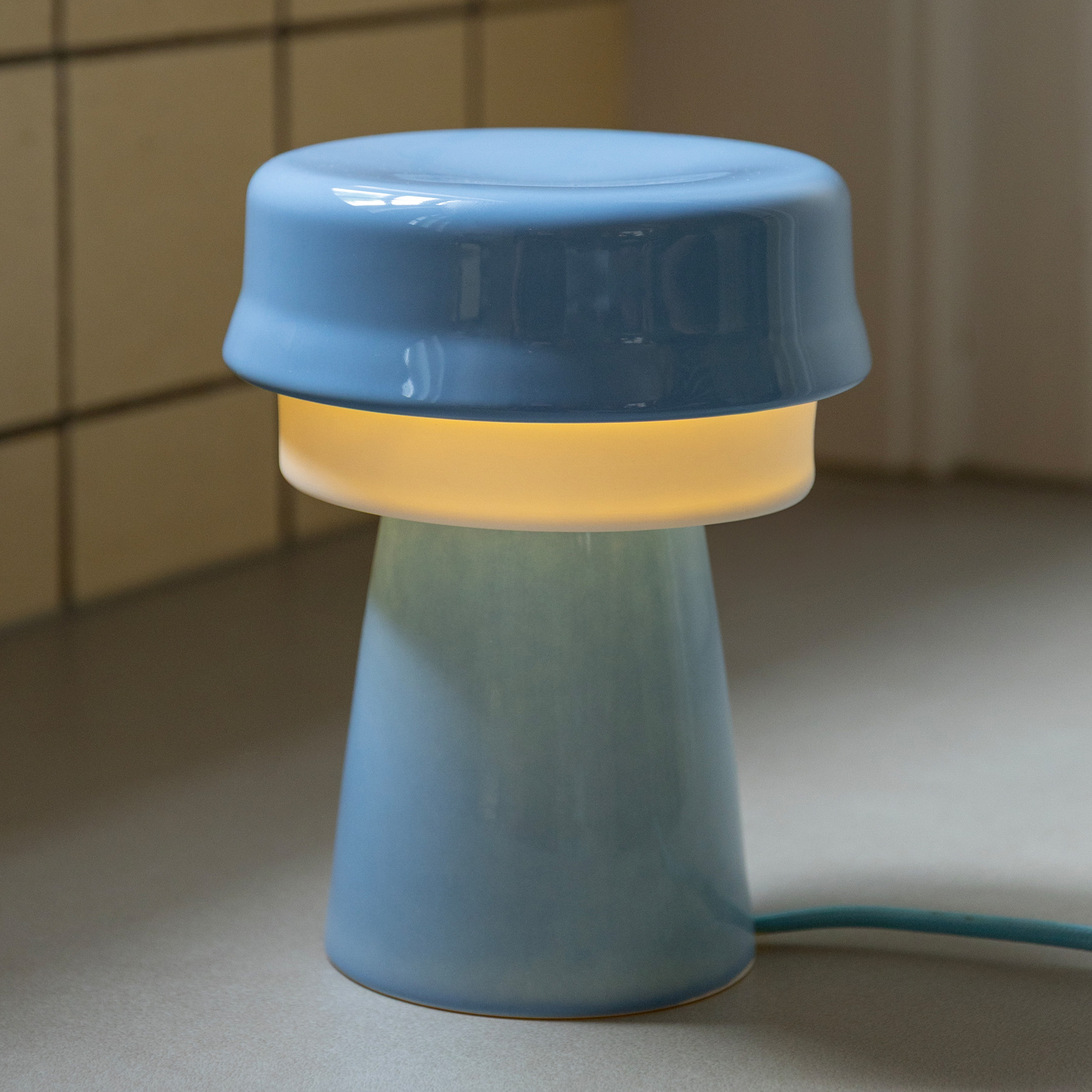 Asztali lámpa, kék, porcelán, Ø 16 cm – &Klevering Asztali lámpa, kék, porcelán, Ø 16 cm – &Klevering