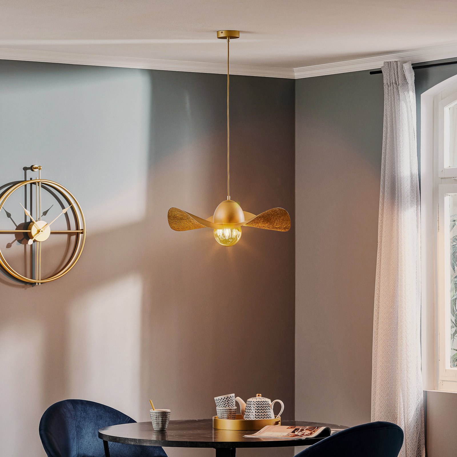 Jil pendant light, curved lampshade, gold