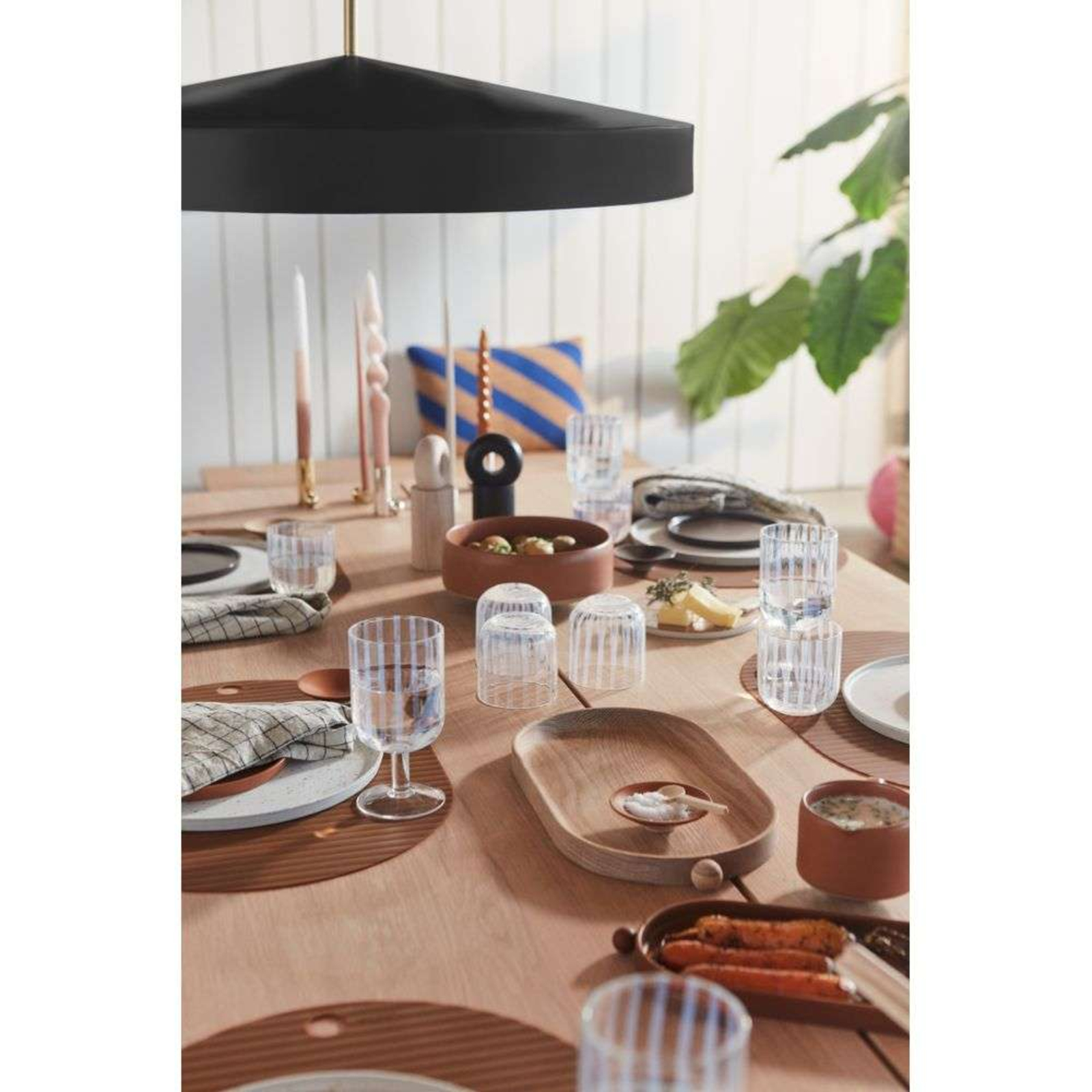 OYOY Living Design hänglampa Hat Large, svart, metall