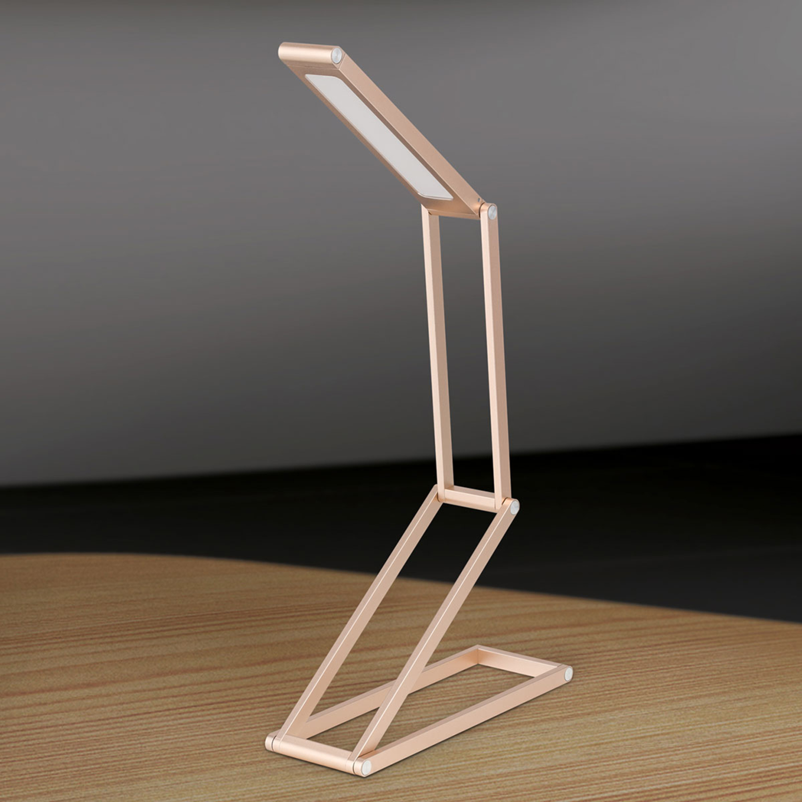 Praktická stolní lampa LED Falto s baterií zlatá