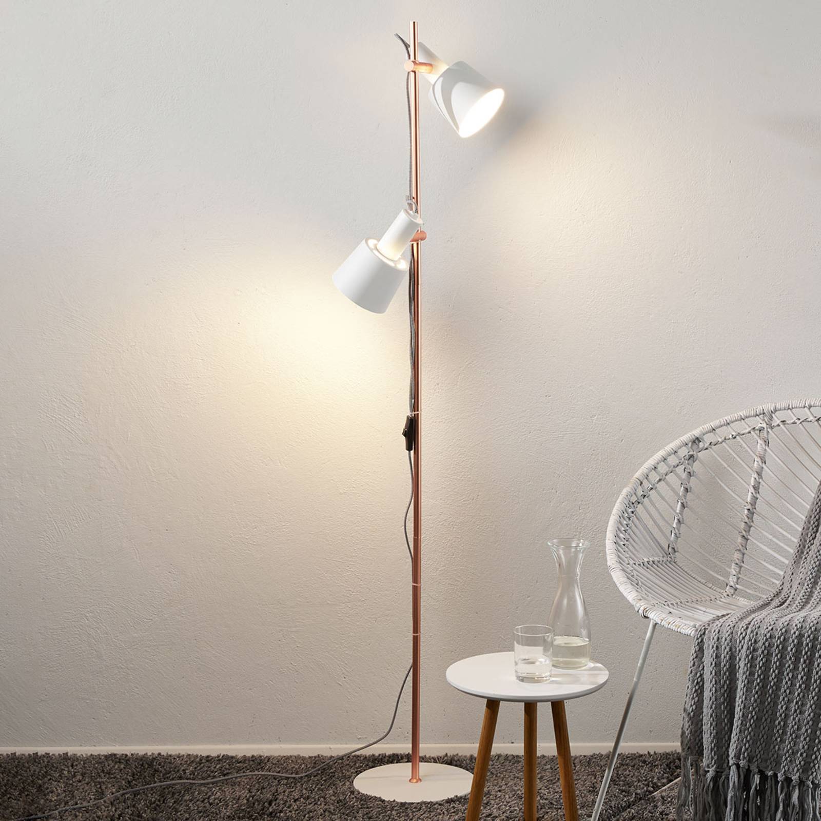 2-lamps vloerlamp Haldar in wit/koper